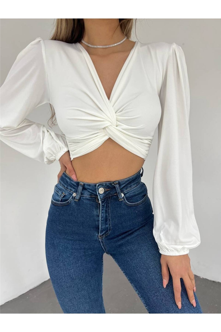 Kadın V Yaka Büzgülü Uzun Kol Crop Bluz Zyn-58396 - BEYAZ · 4