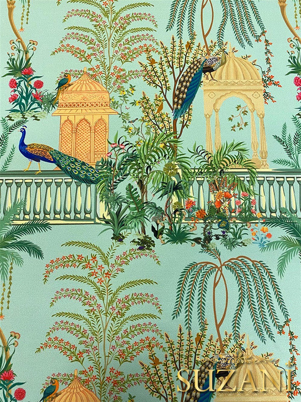 Tavuskuşu Bahçesi Desenli Dijital Baskılı Kumaş