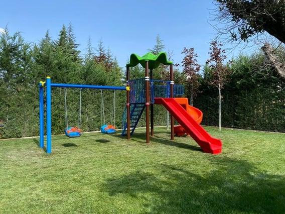 Çocuk Oyun Parkı Bir Kuleli, İki Kaydıraklı 5.5 x 4.5mKent Ekipmanları