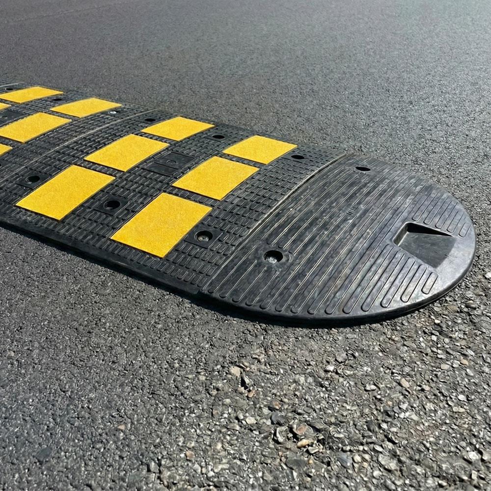 Rubber Covered Speed Bump 50 x 60 x 4,5 cmCompound Speed Bumps