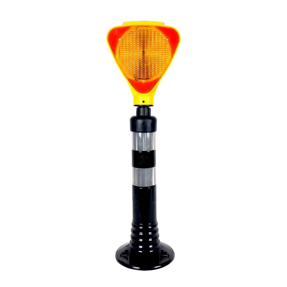 Delineator Set with Solar Triangle Flasher – Yellow