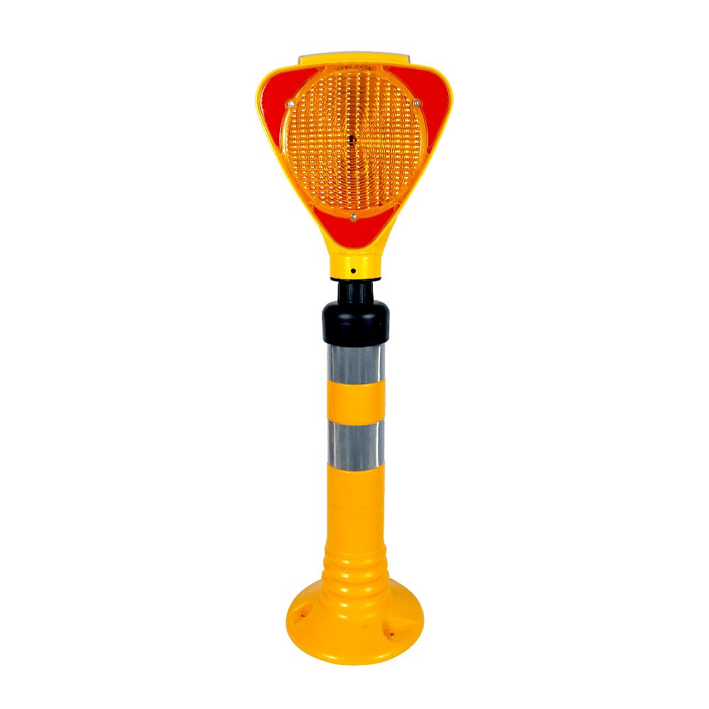 Delineator Set with Solar-Powered Triangular Flasher - Yellow