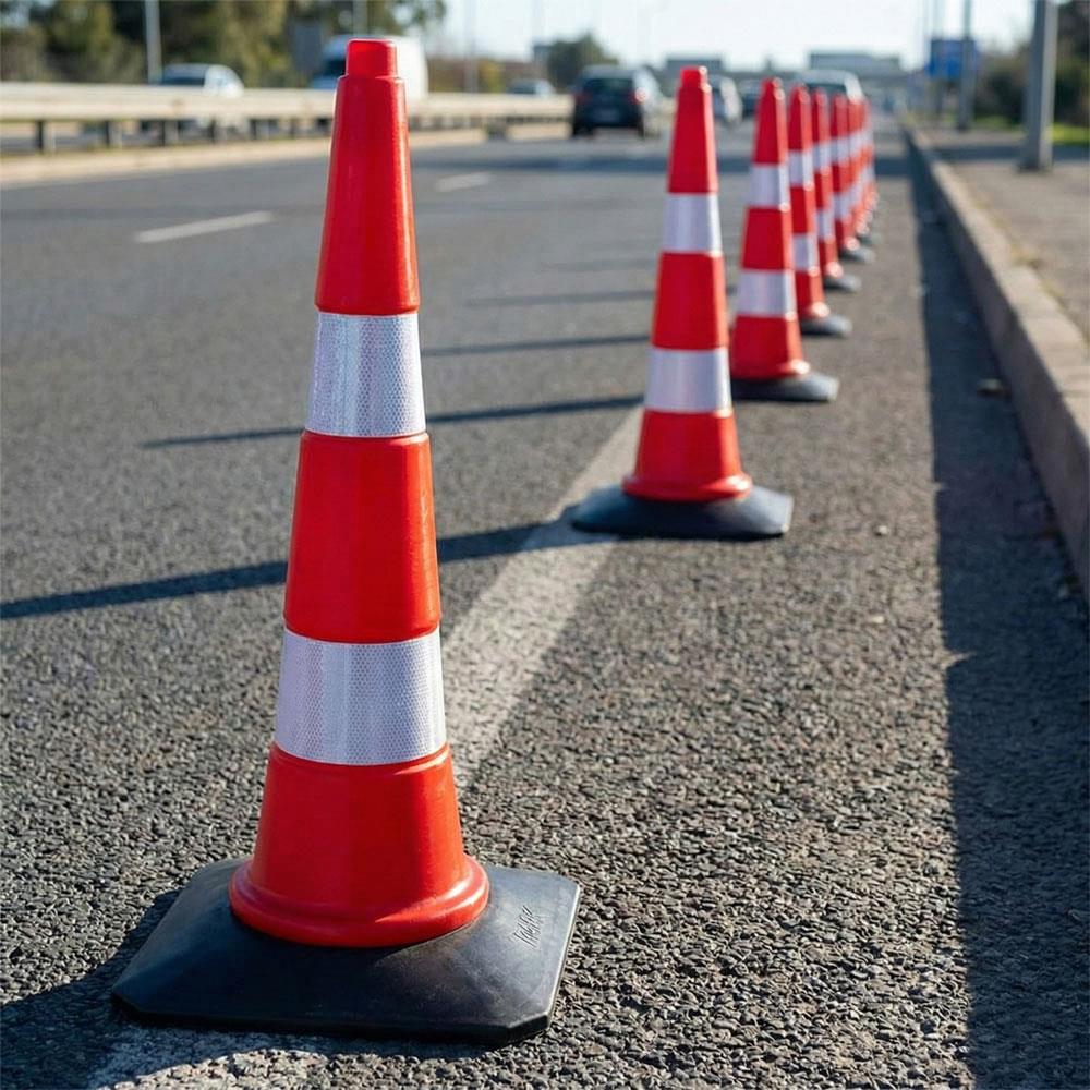Trafik ve Reklam Konisi 90 cm, Kauçuk Tabanlı (HDPE) Trafik DubasıPVC Traffic Cones 90 cm