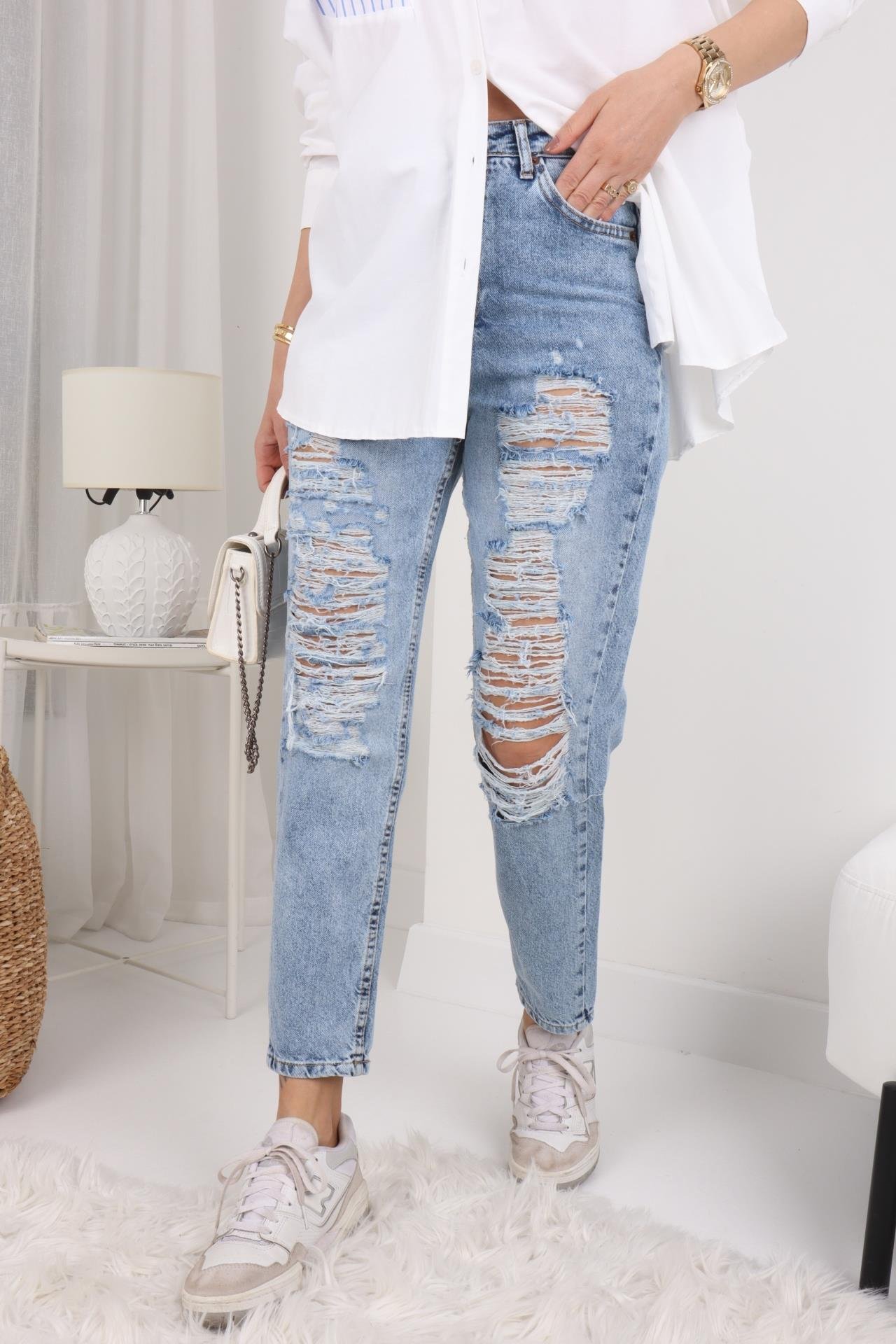 Açık Mavi Bol Yırtıklı Likrasız Mom Jean JEAN