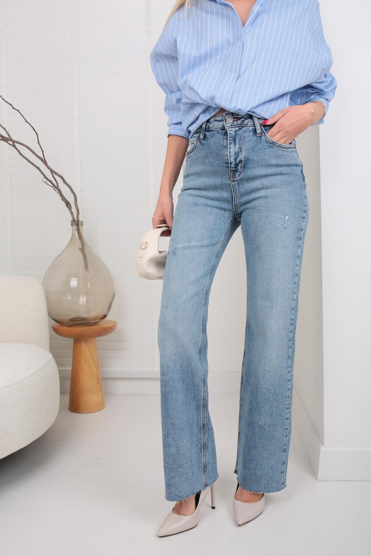 Açık Mavi Tırnaklı Butt Cut Jean (2001-2) JEAN