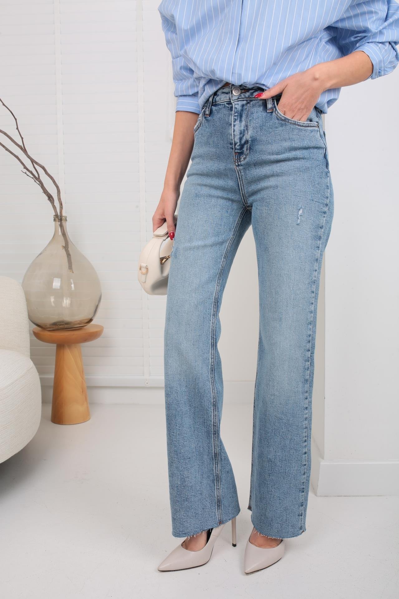 Açık Mavi Tırnaklı Butt Cut Jean (2001-2) JEAN