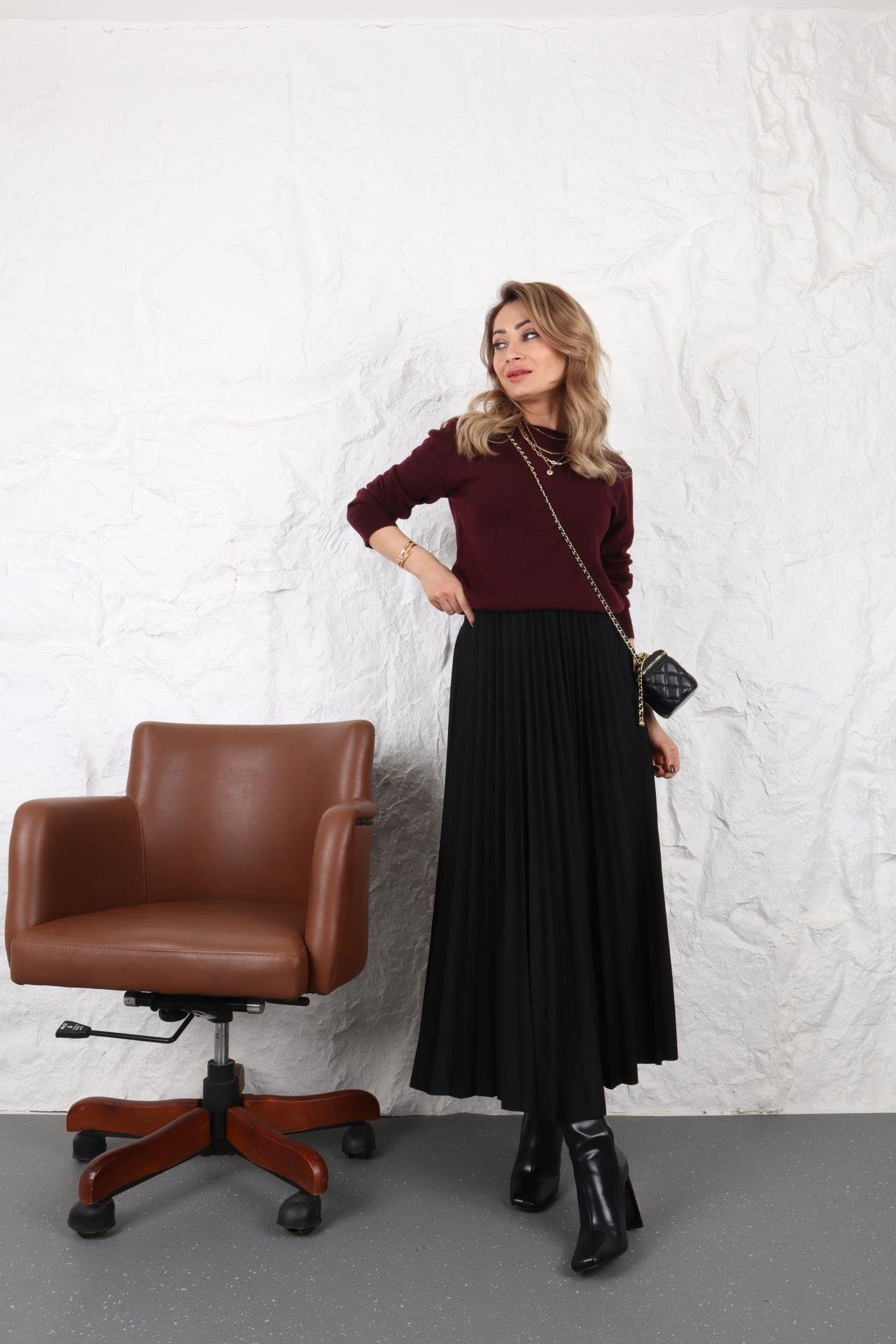 Beli Lastikli Uzun Piliseli Siyah Etek ETEK