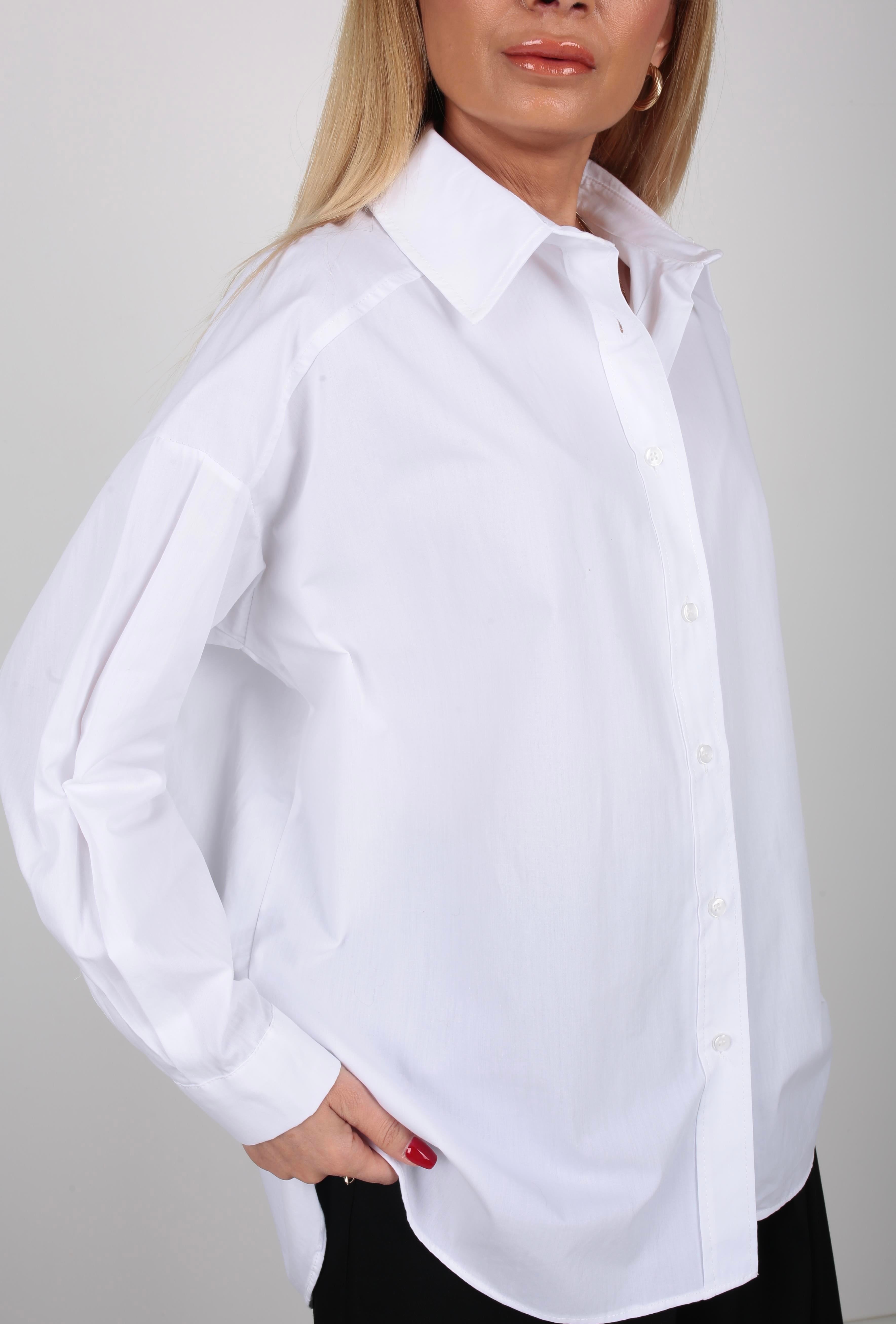 Beyaz Oversize Yanı Yırtmaçlı Gömlek GÖMLEK