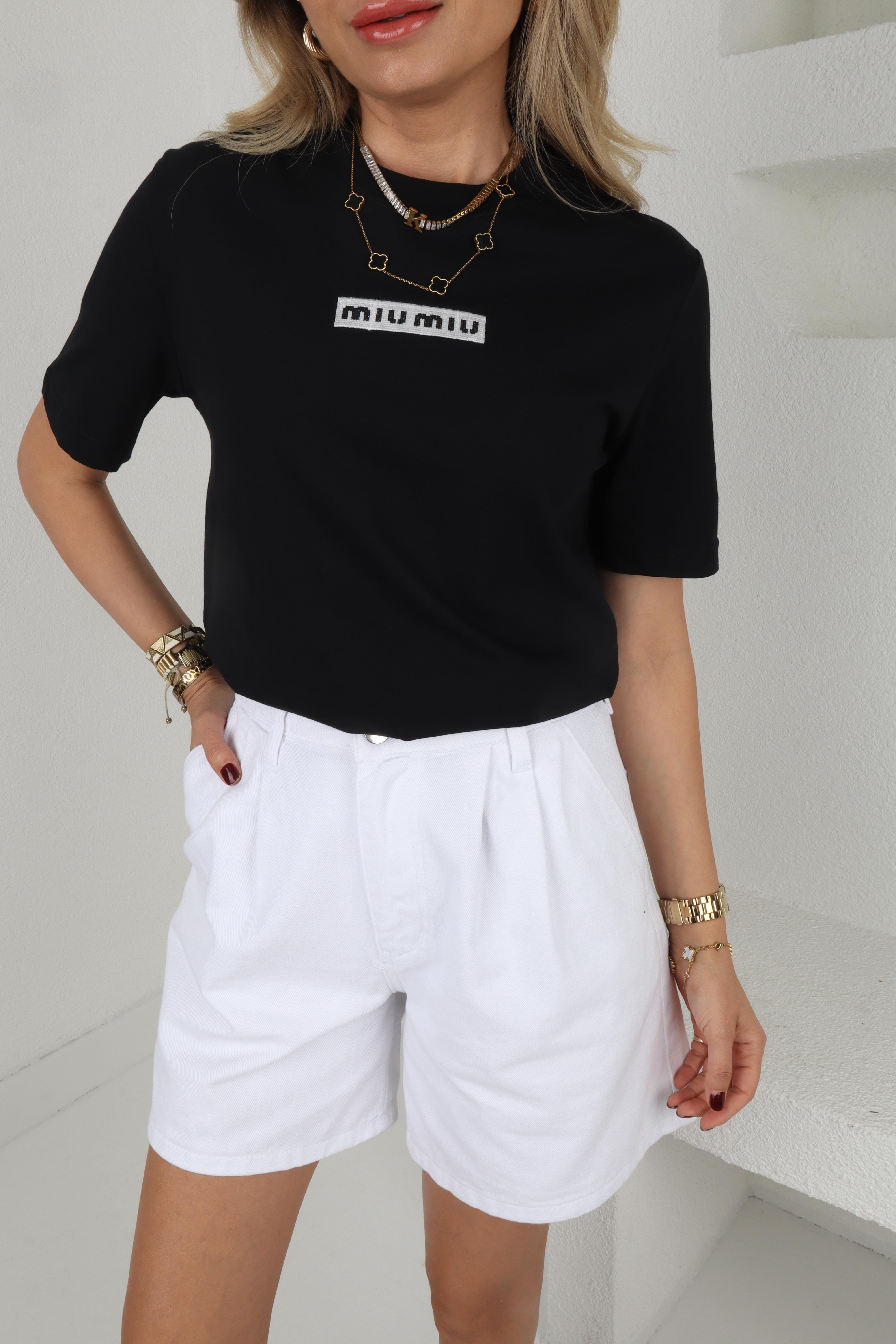Bisiklet Yaka Dolgu Nakışlı Siyah Tshirt T-SHİRT