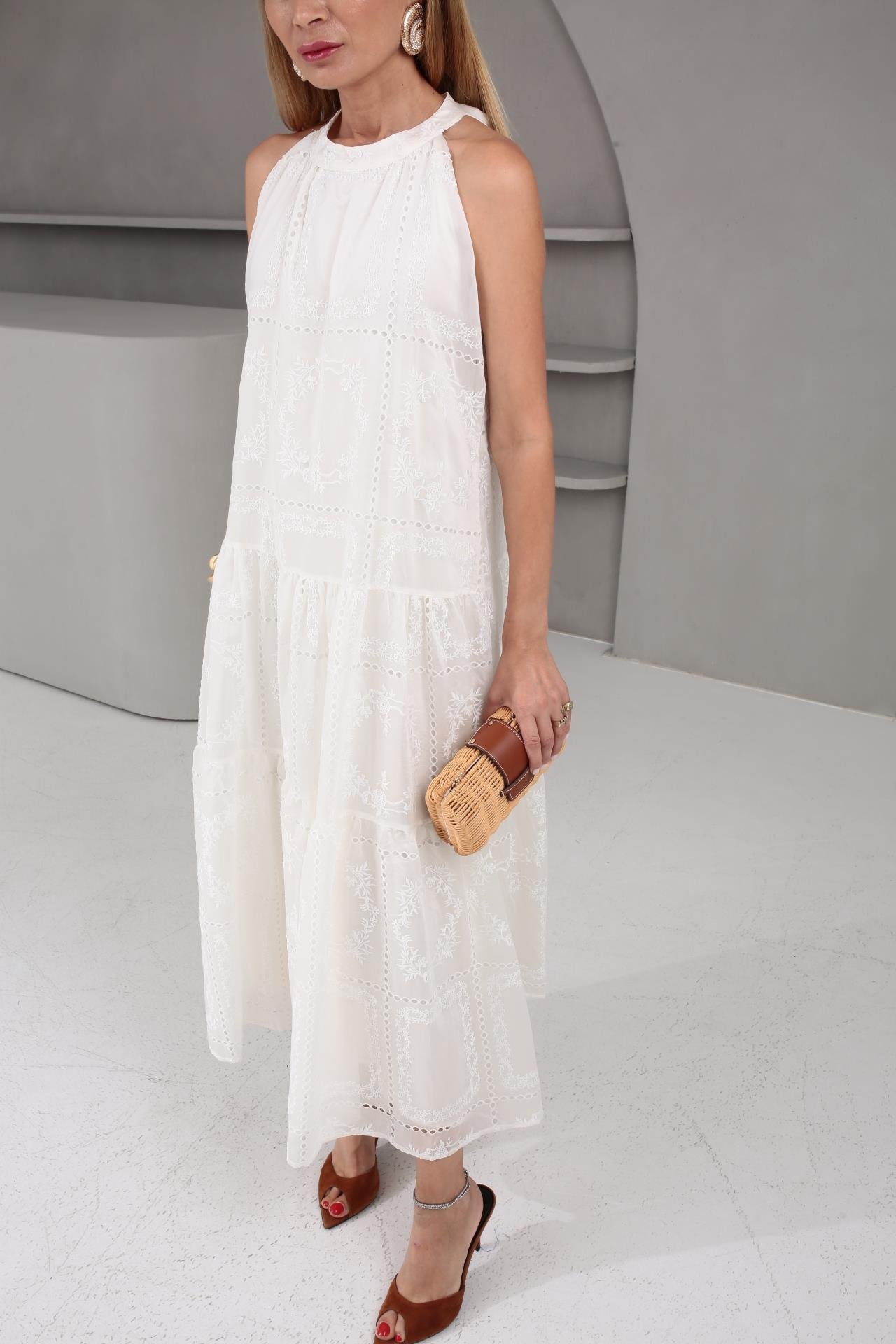 Boyundan Bağlı Organze Nakışlı İthal Elbise ELBİSE | NO33