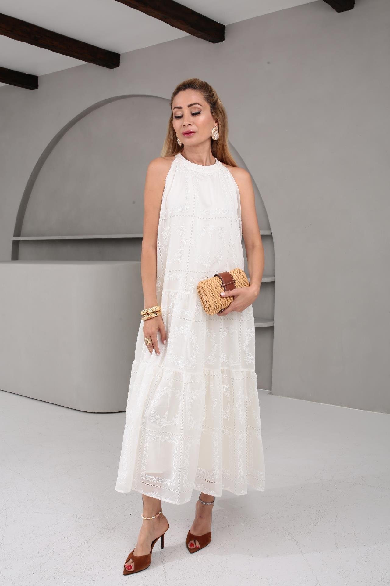 Boyundan Bağlı Organze Nakışlı İthal Elbise ELBİSE | NO33