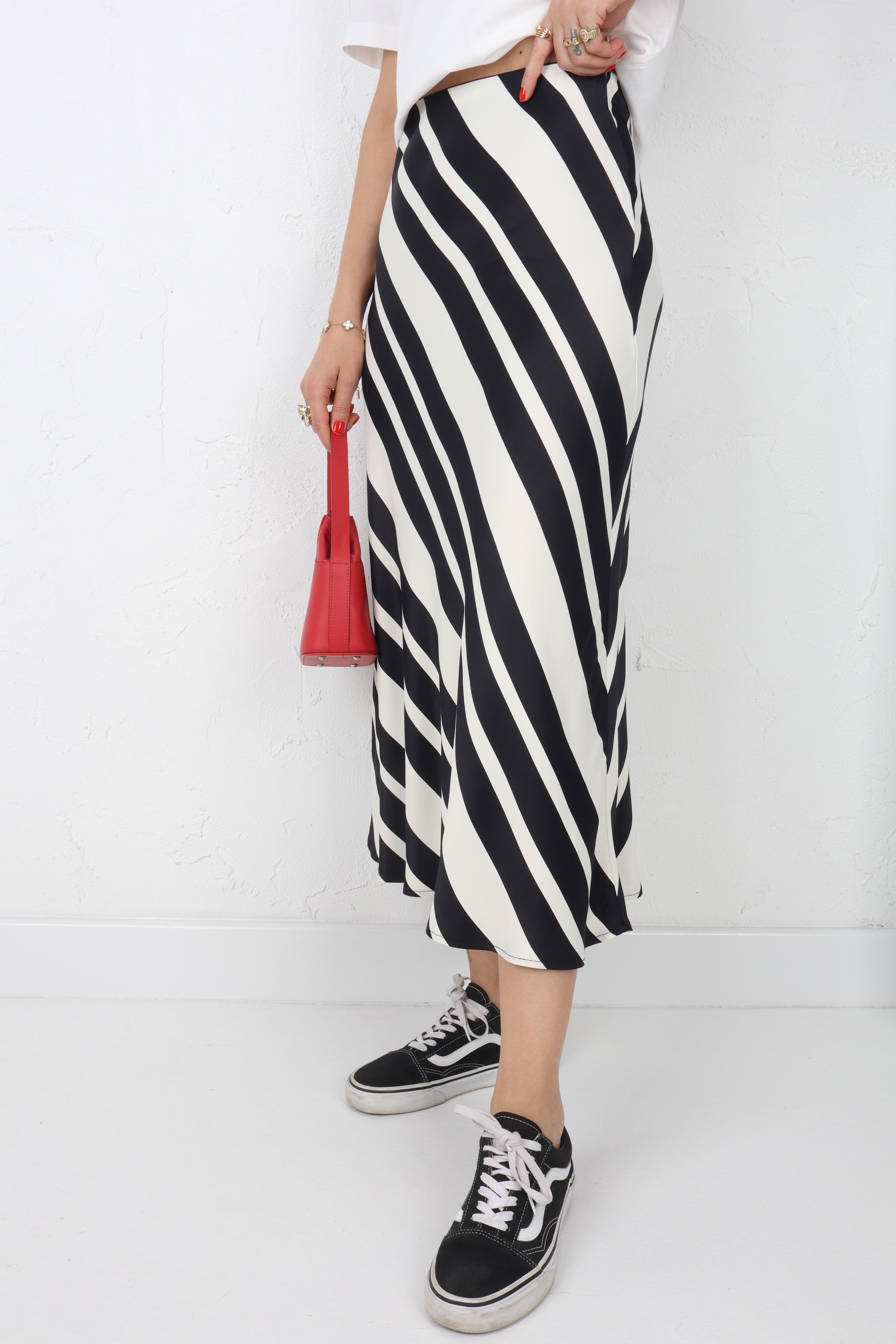 Çizgi Desen Verev Saten Etek ETEK