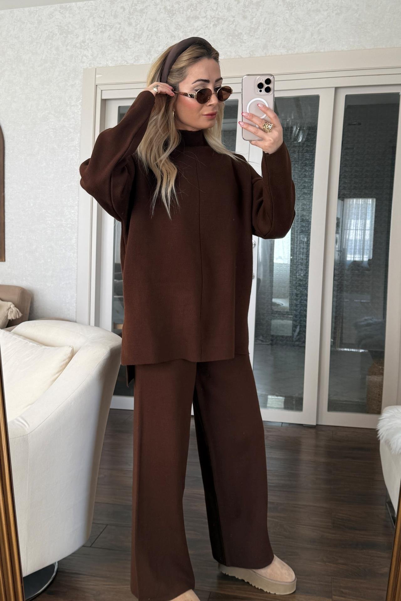 Dik Yaka Kahve Pantolonlu Triko Takım TAKIM