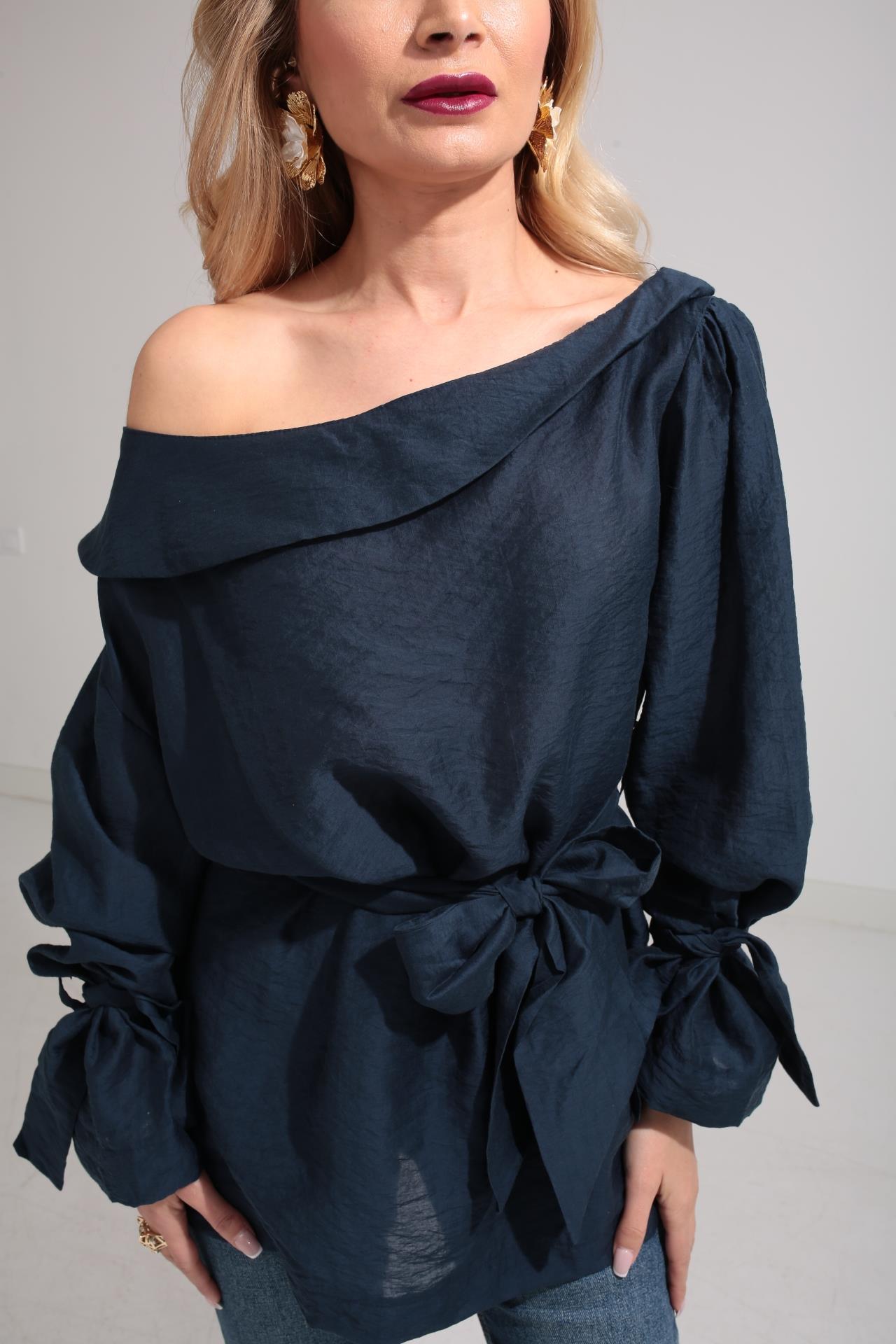 Düşük Omuz Lacivert Bluz BLUZ