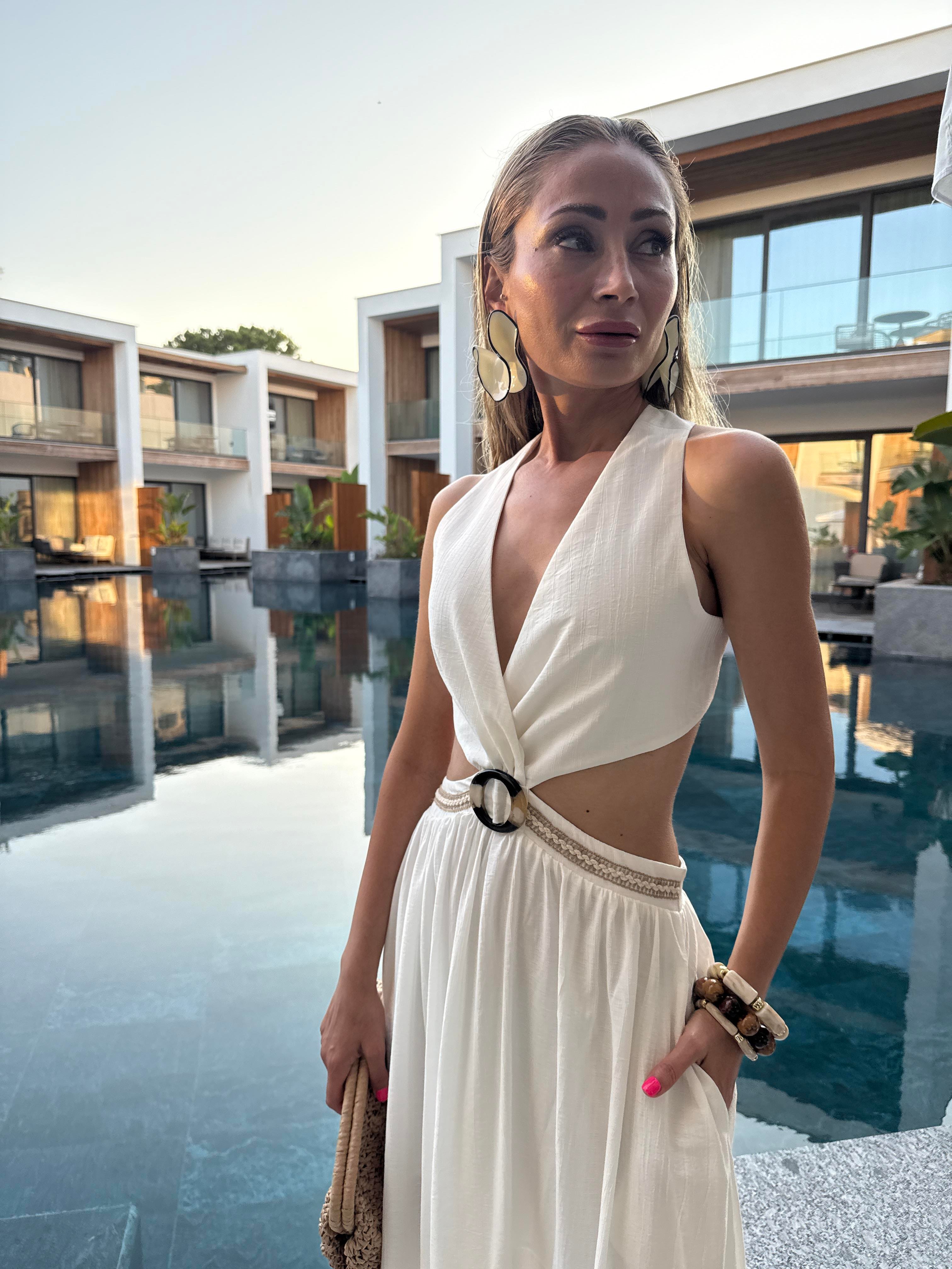 Ekru Eteği Fırfırlı Dekolteli Elbise ELBİSE | NO33