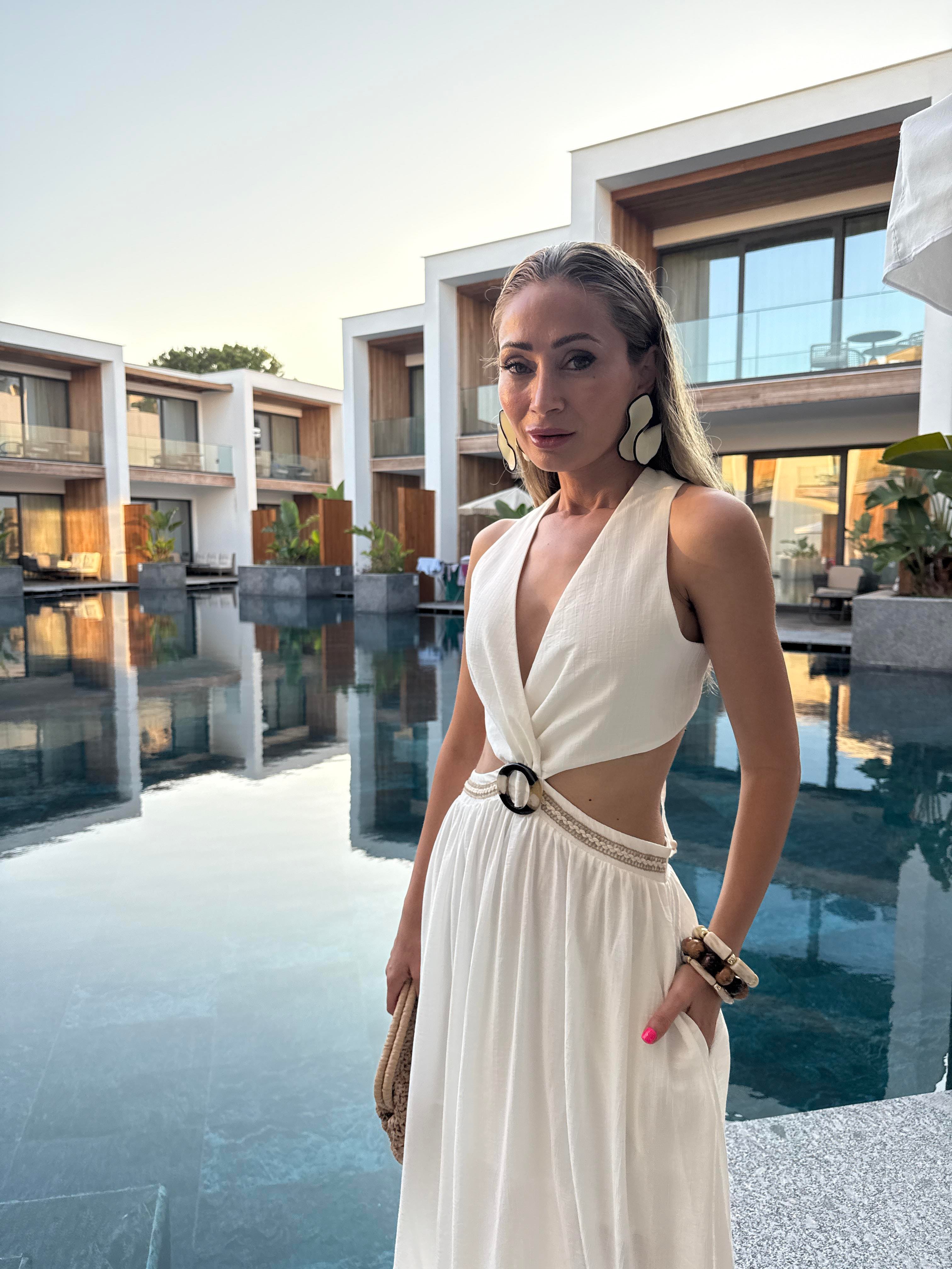 Ekru Eteği Fırfırlı Dekolteli Elbise ELBİSE | NO33