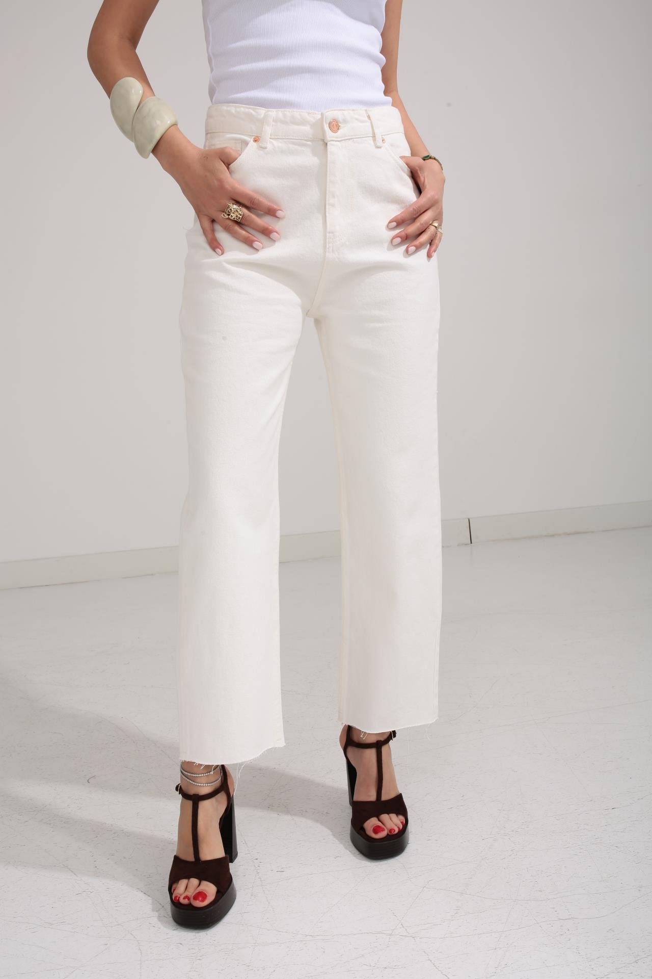 Ekru Paçası Kesik Mom Jean JEAN | NO33