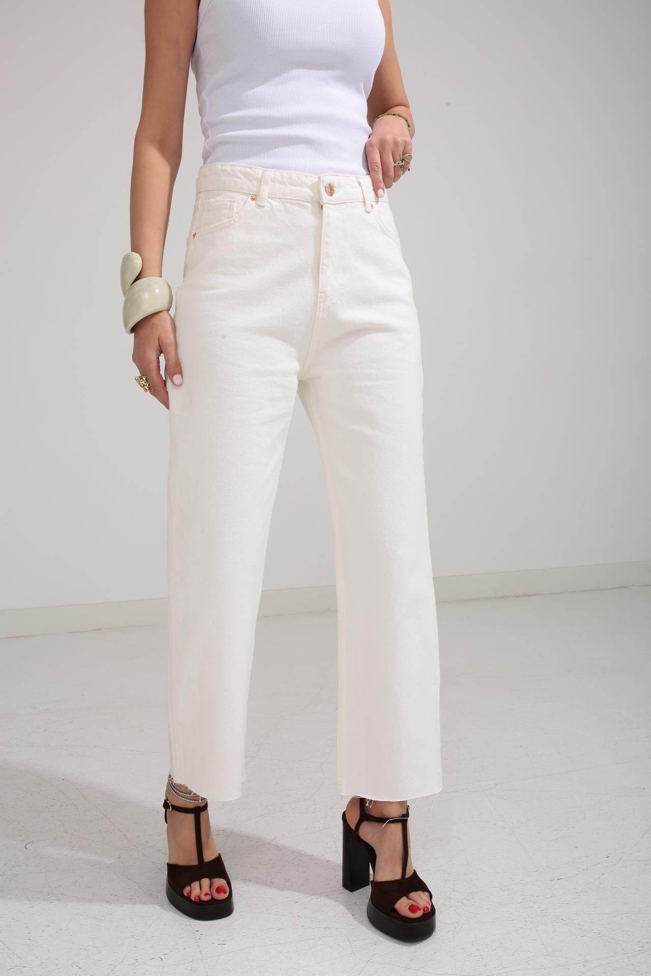 Ekru Paçası Kesik Mom Jean JEAN | NO33