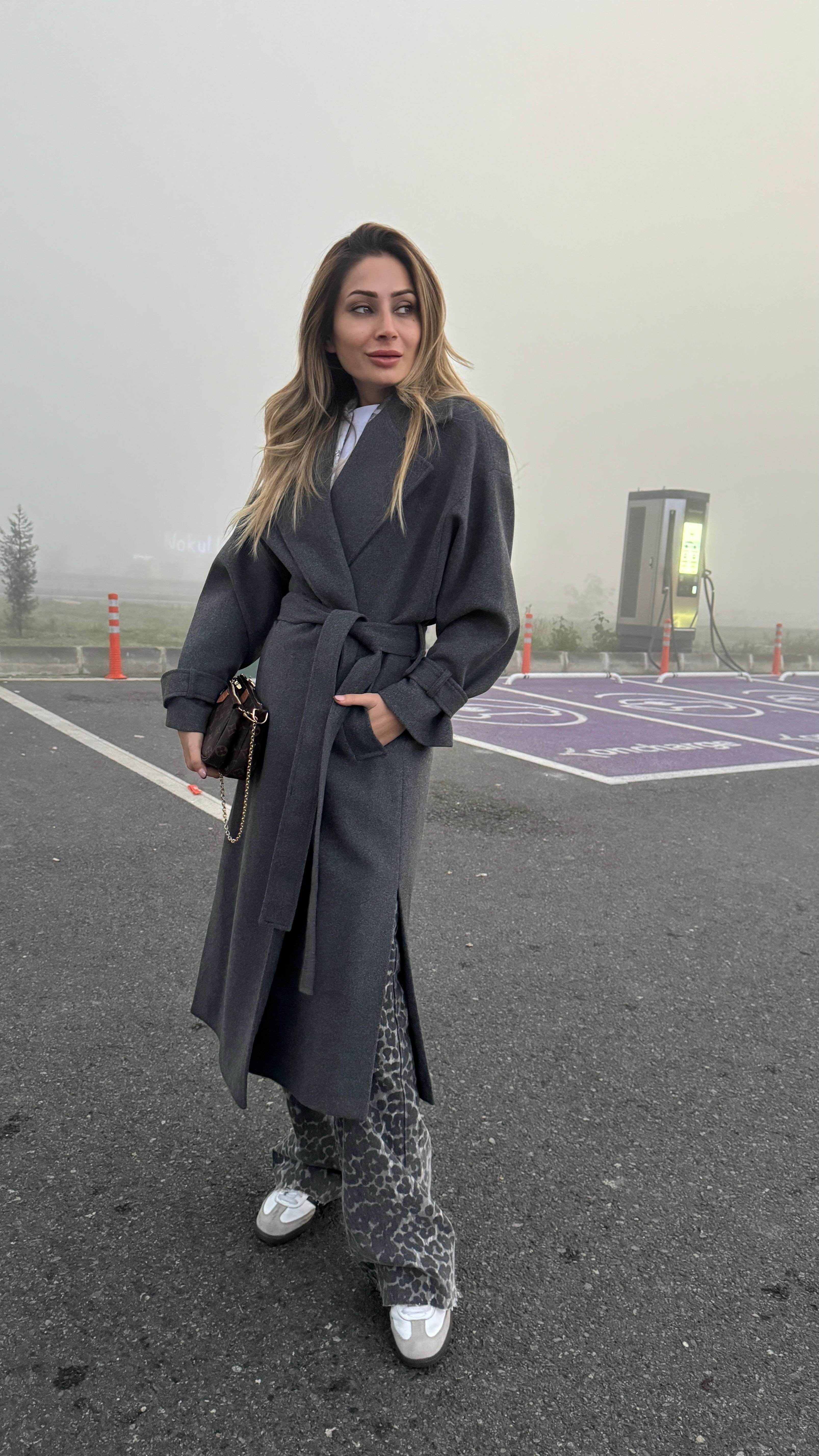 Füme Kuşaklı Kaşe Uzun Kaban KABAN