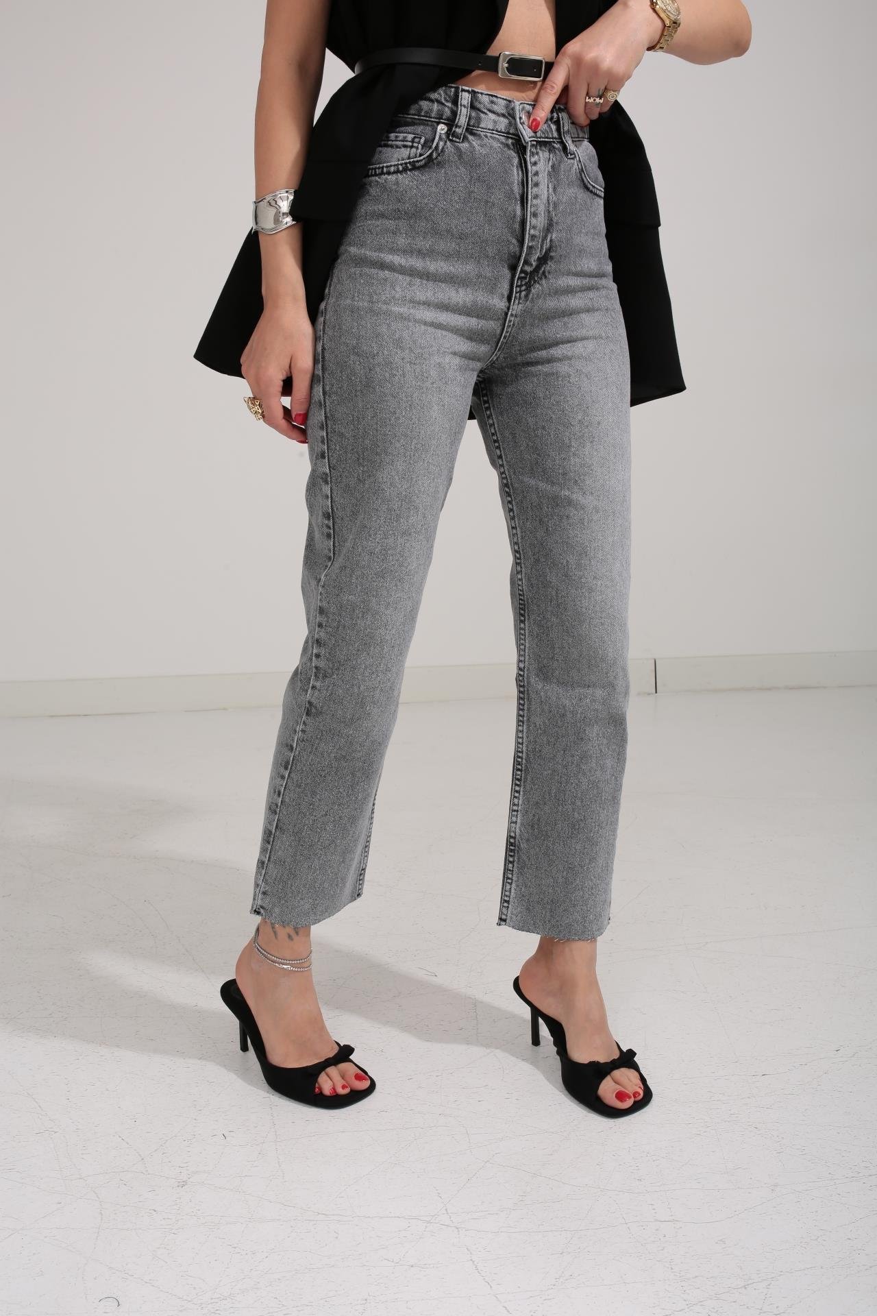 Füme Paçası Kesik Mom Jean JEAN | NO33