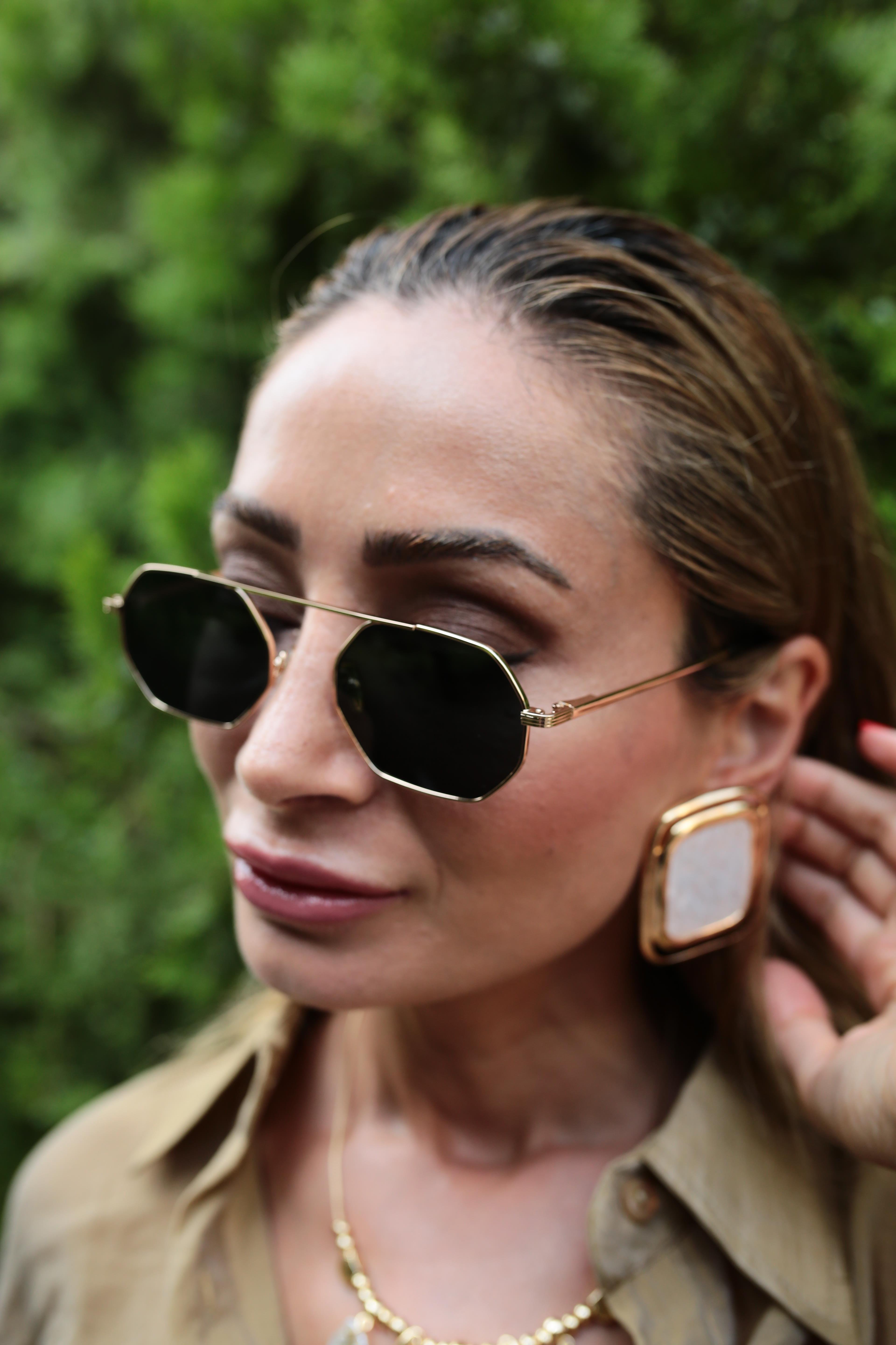 Gold Çerçeve Kenarlı Siyah Gözlük(Ae2411 c1) GÜNEŞ GÖZLÜĞÜ | NO33