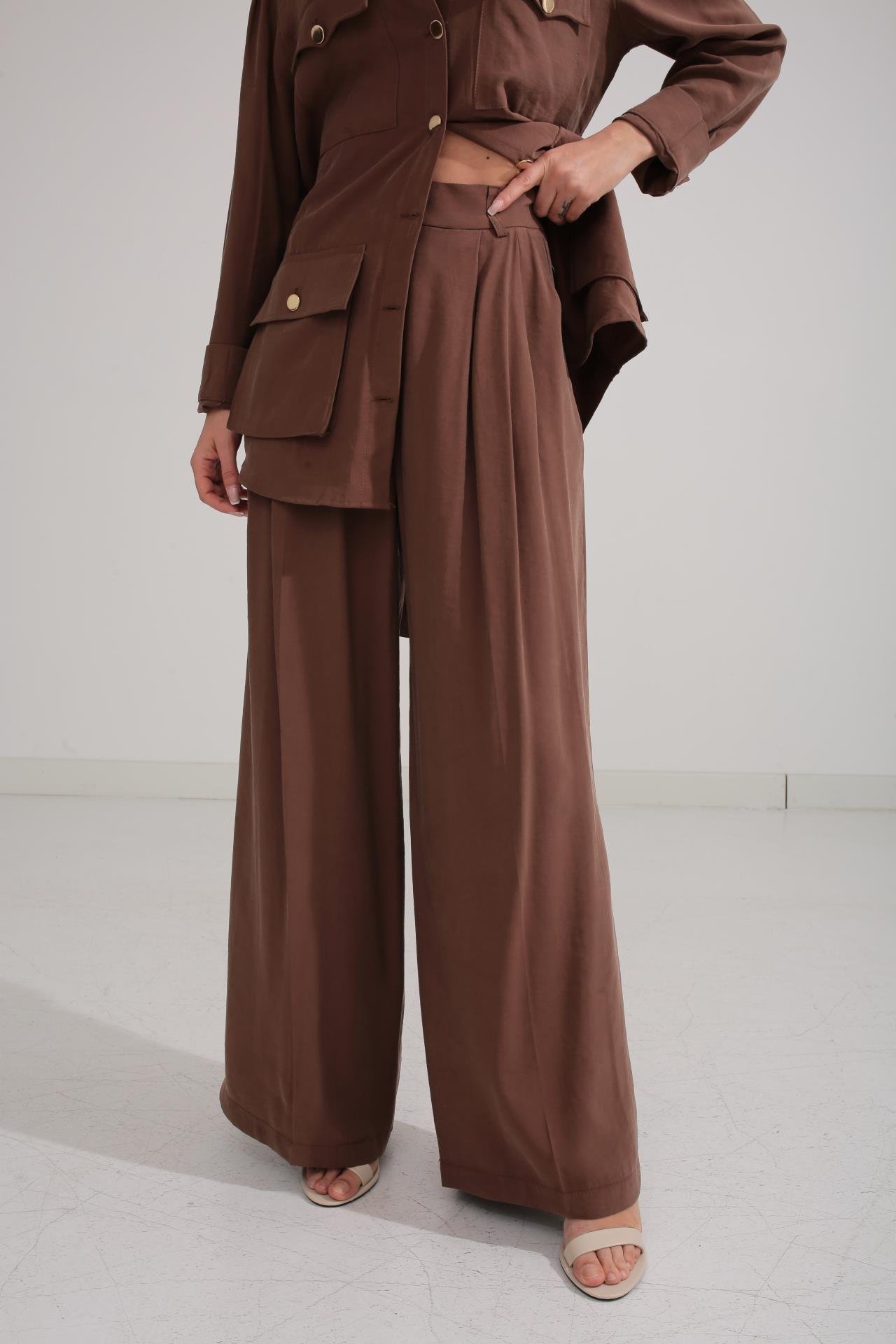 Gold Düğmeli Kahverengi Tensel Takım TAKIM