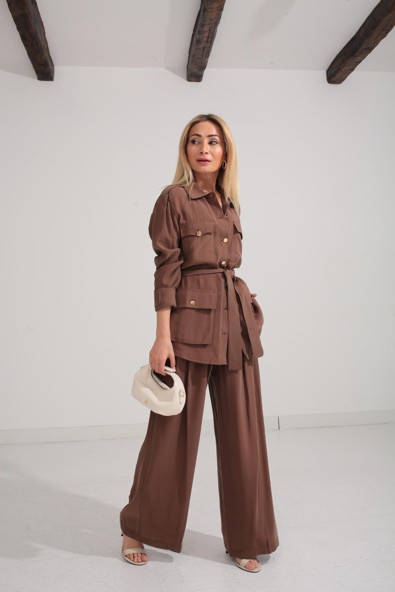 Gold Düğmeli Kahverengi Tensel Takım TAKIM