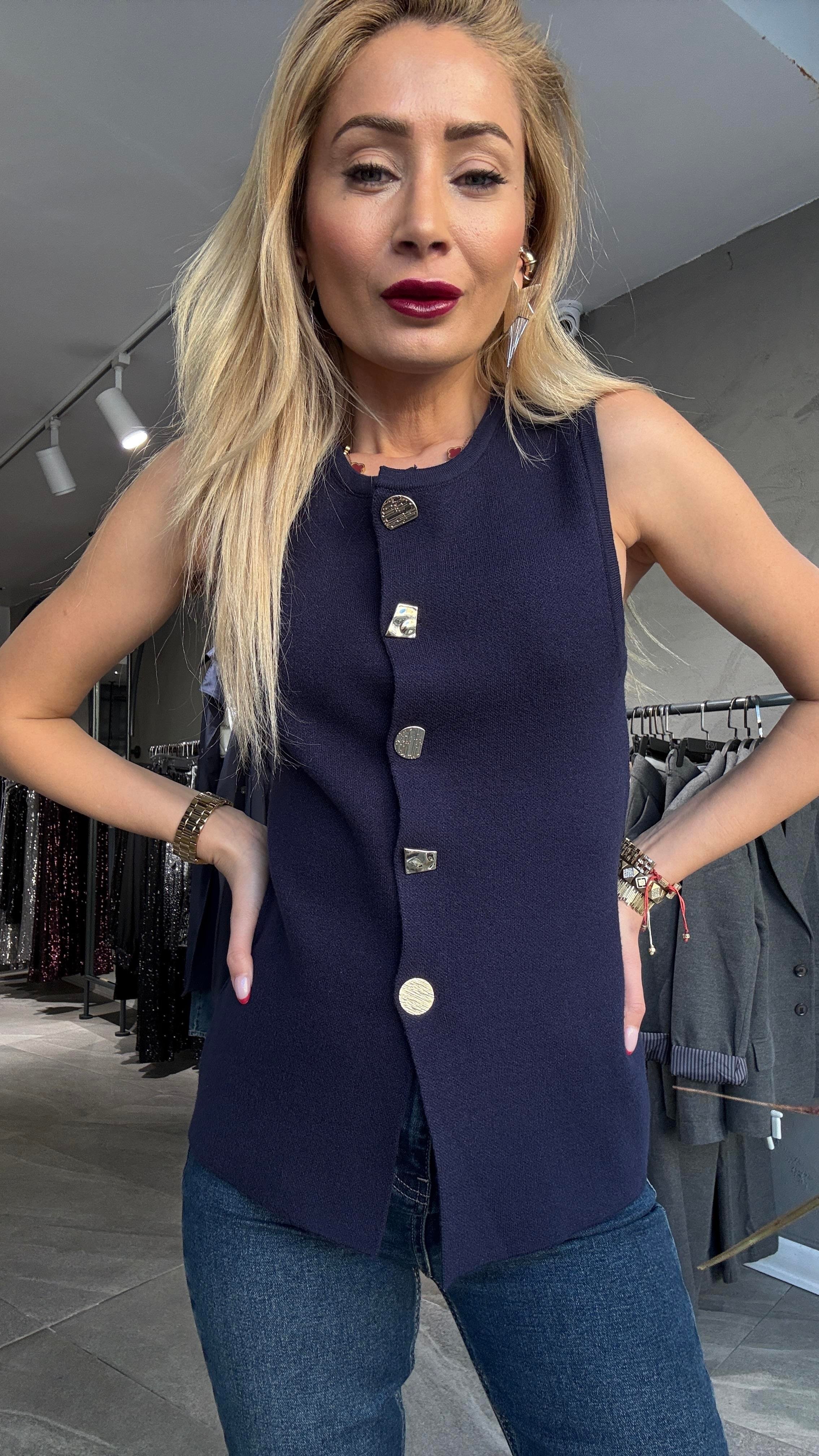 Gold Düğmeli Kolsuz Lacivert Triko Yelek YELEK