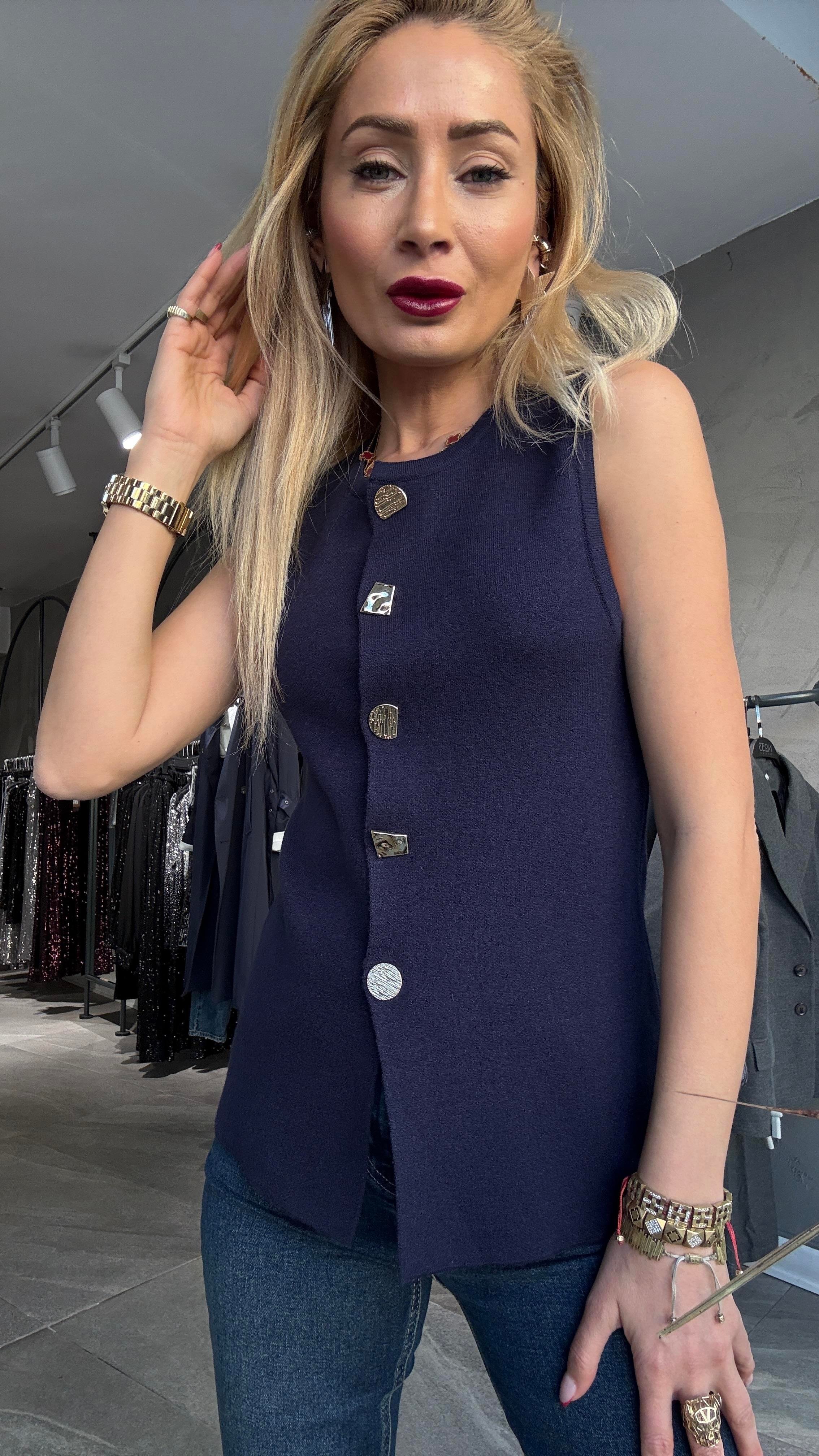 Gold Düğmeli Kolsuz Lacivert Triko Yelek YELEK