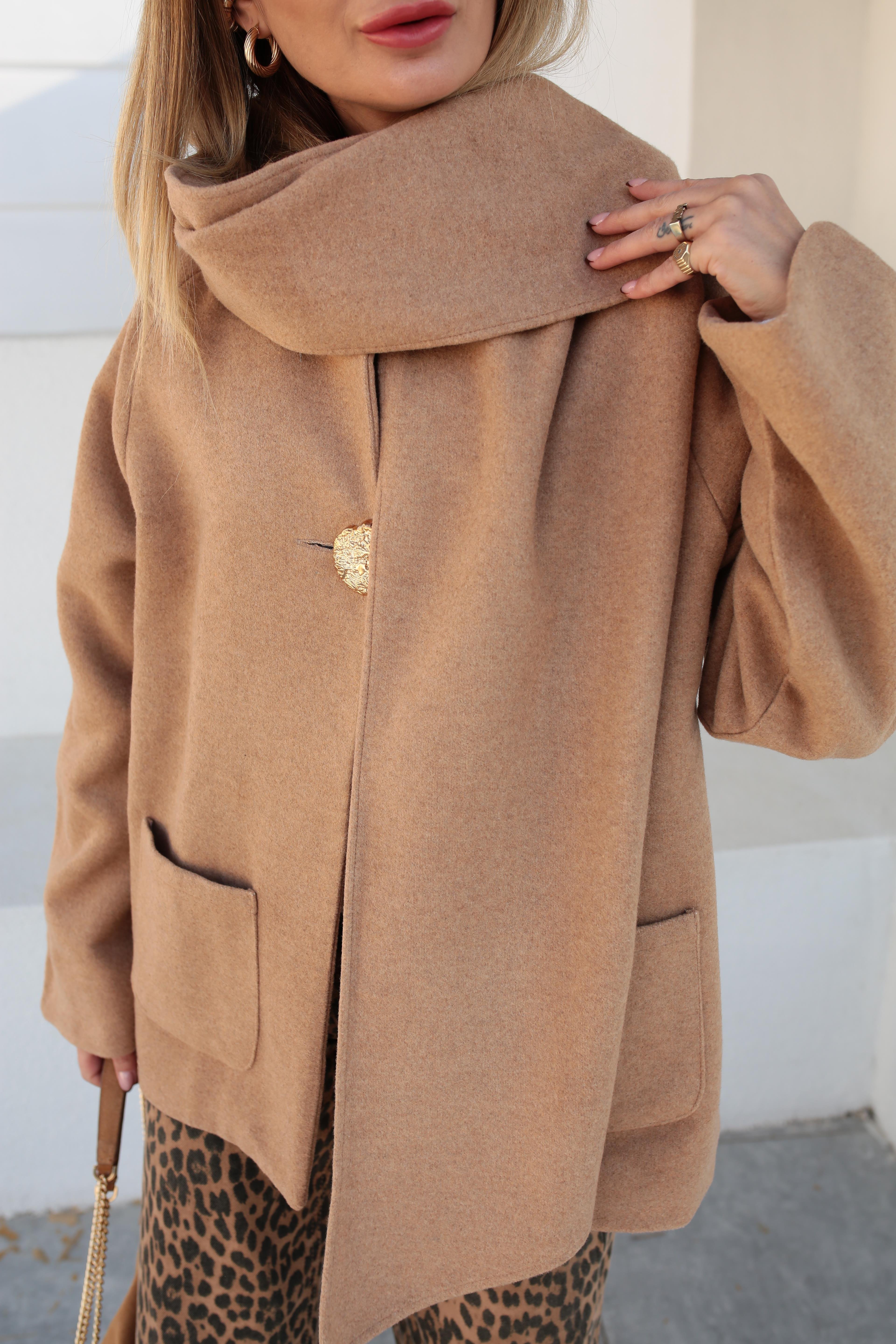 Gold Düğmeli Şallı Camel Kaşe Ceket CEKET