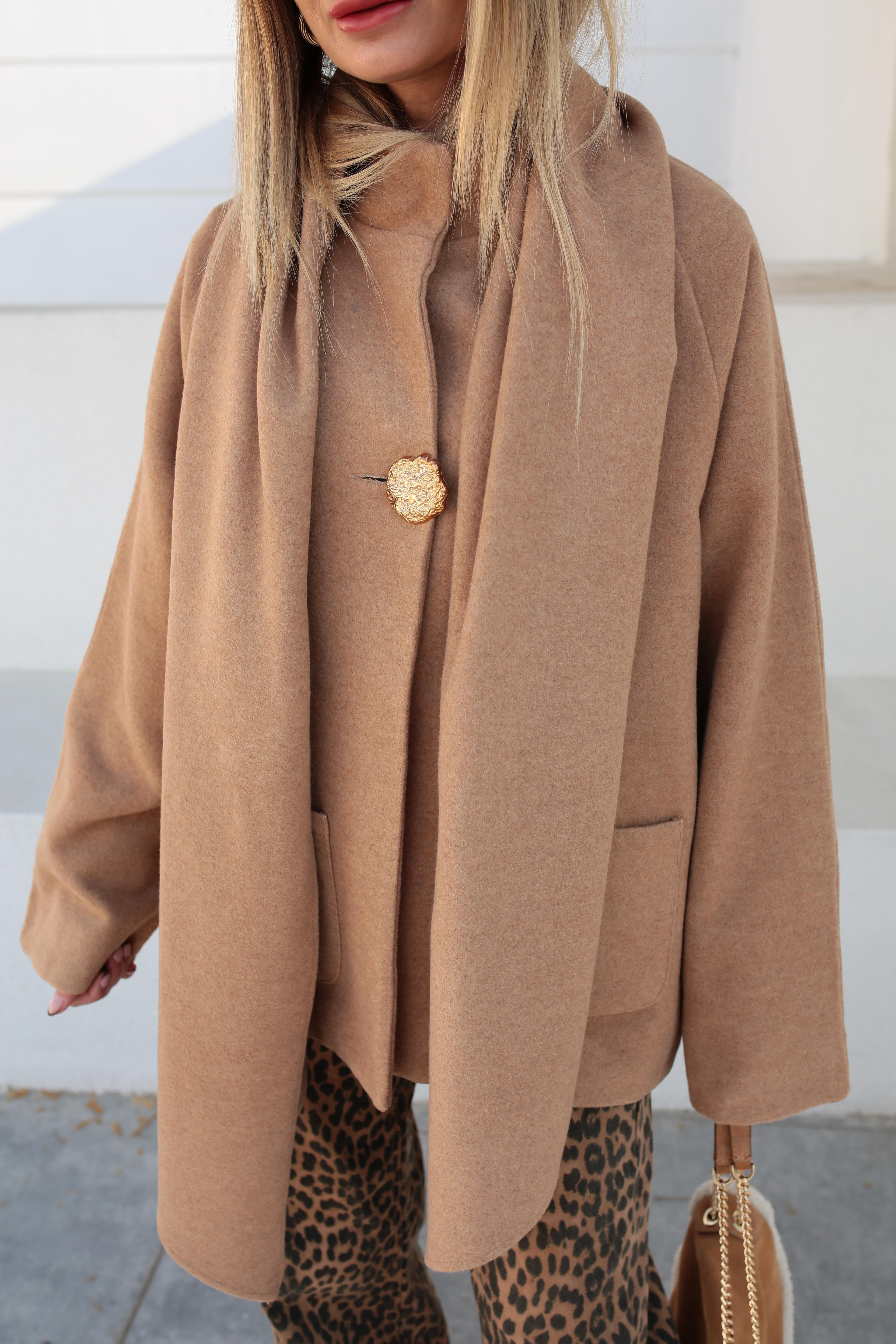 Gold Düğmeli Şallı Camel Kaşe Ceket CEKET