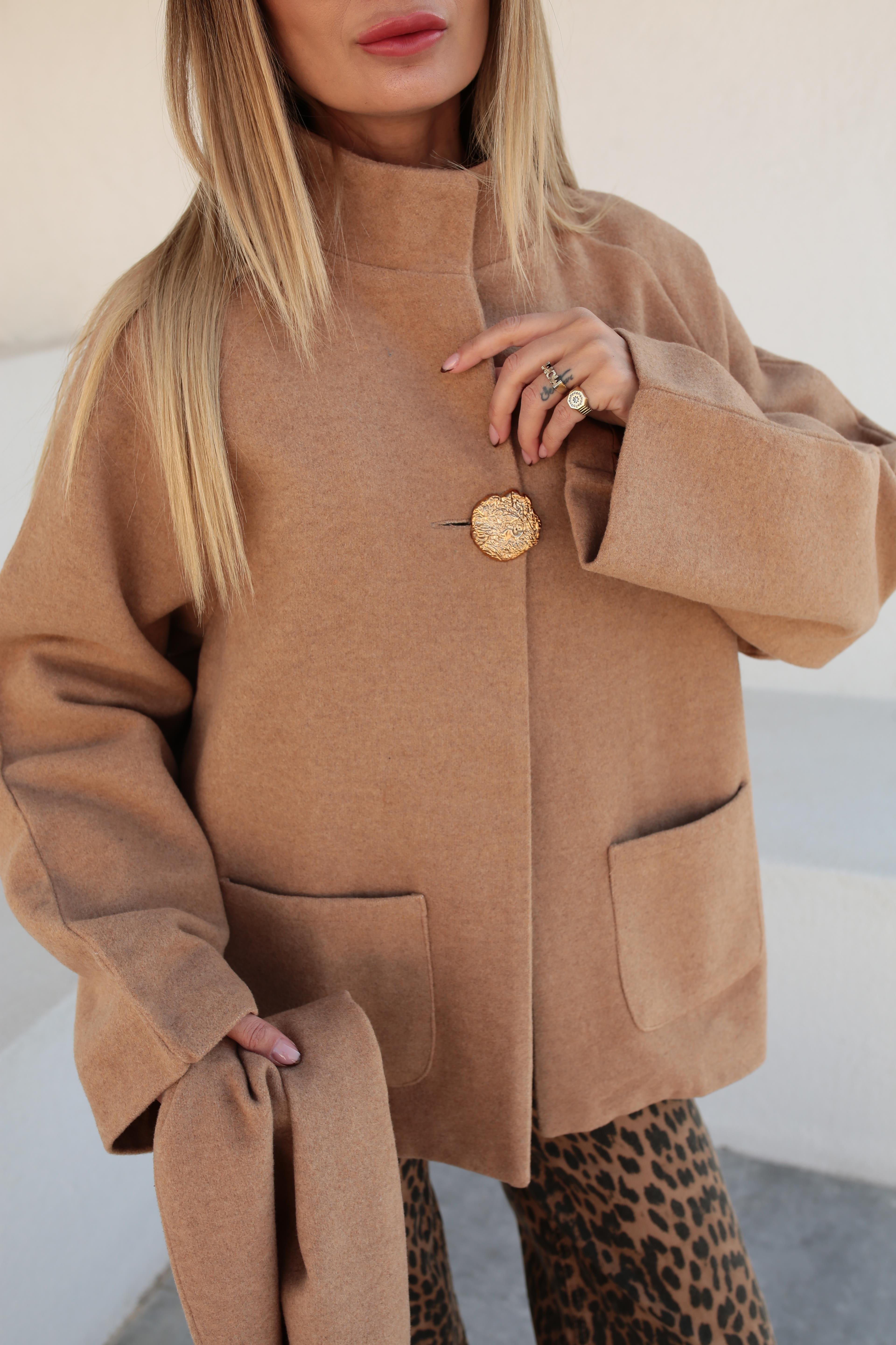 Gold Düğmeli Şallı Camel Kaşe Ceket CEKET