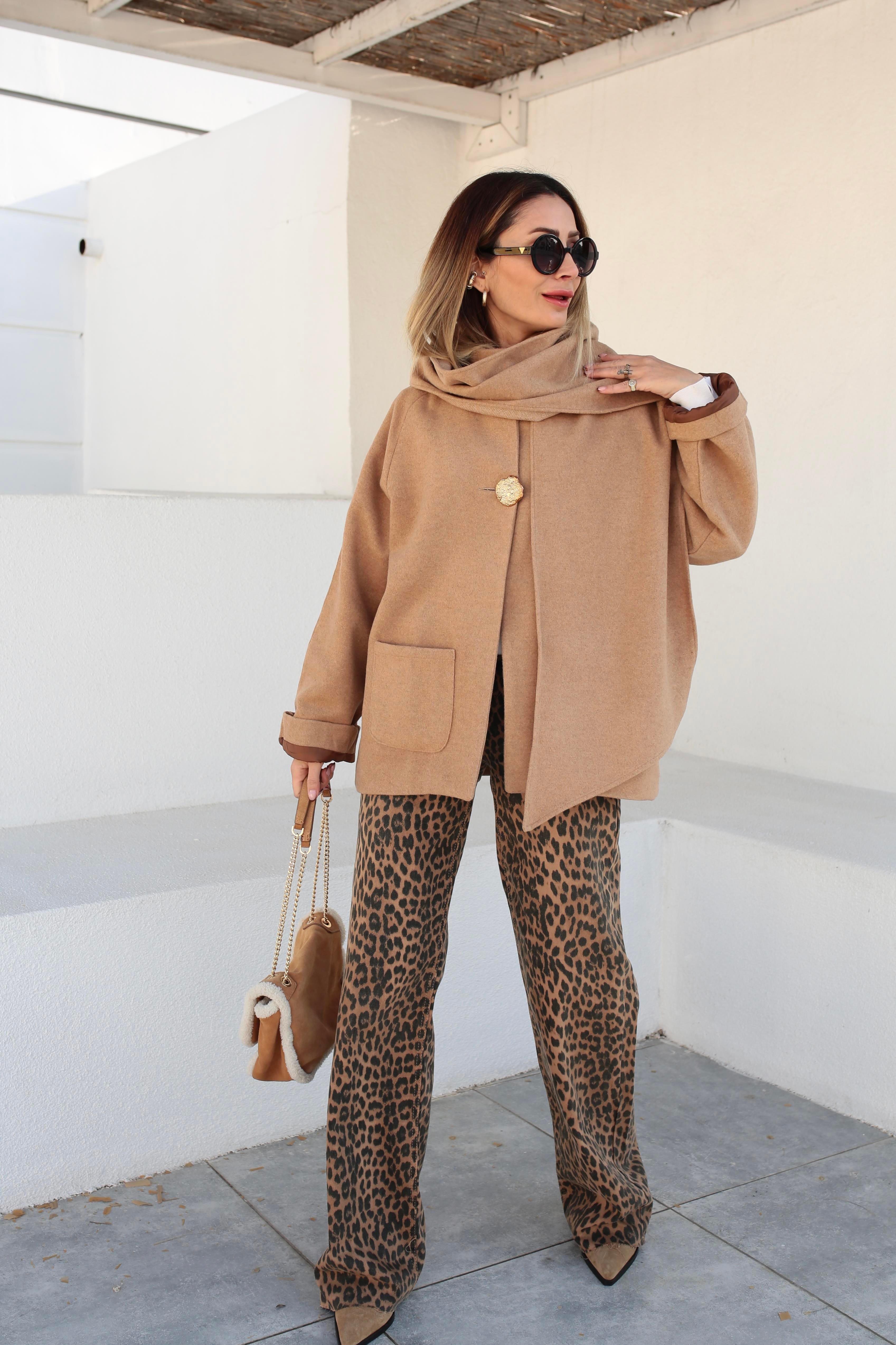 Gold Düğmeli Şallı Camel Kaşe Ceket CEKET