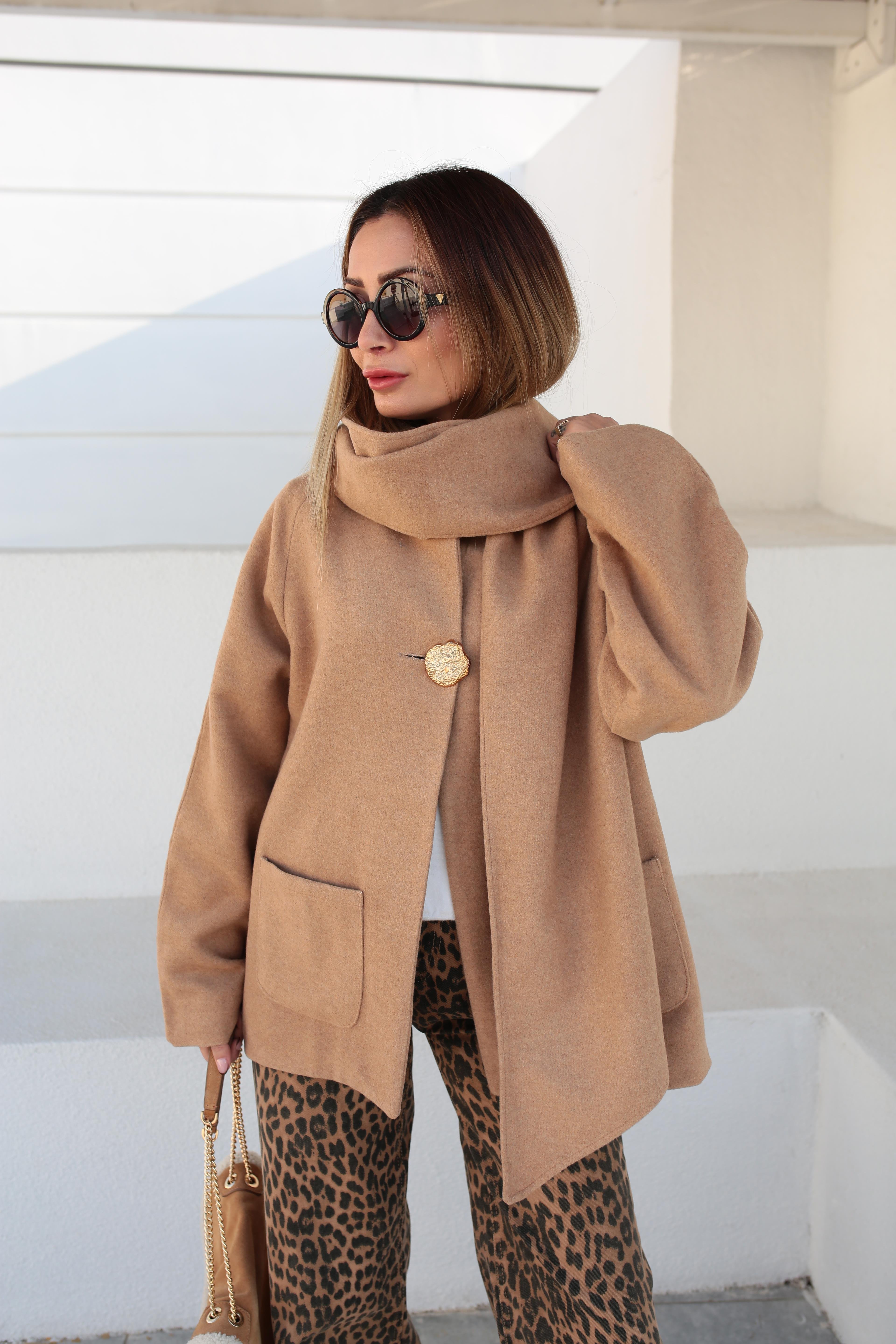 Gold Düğmeli Şallı Camel Kaşe Ceket CEKET