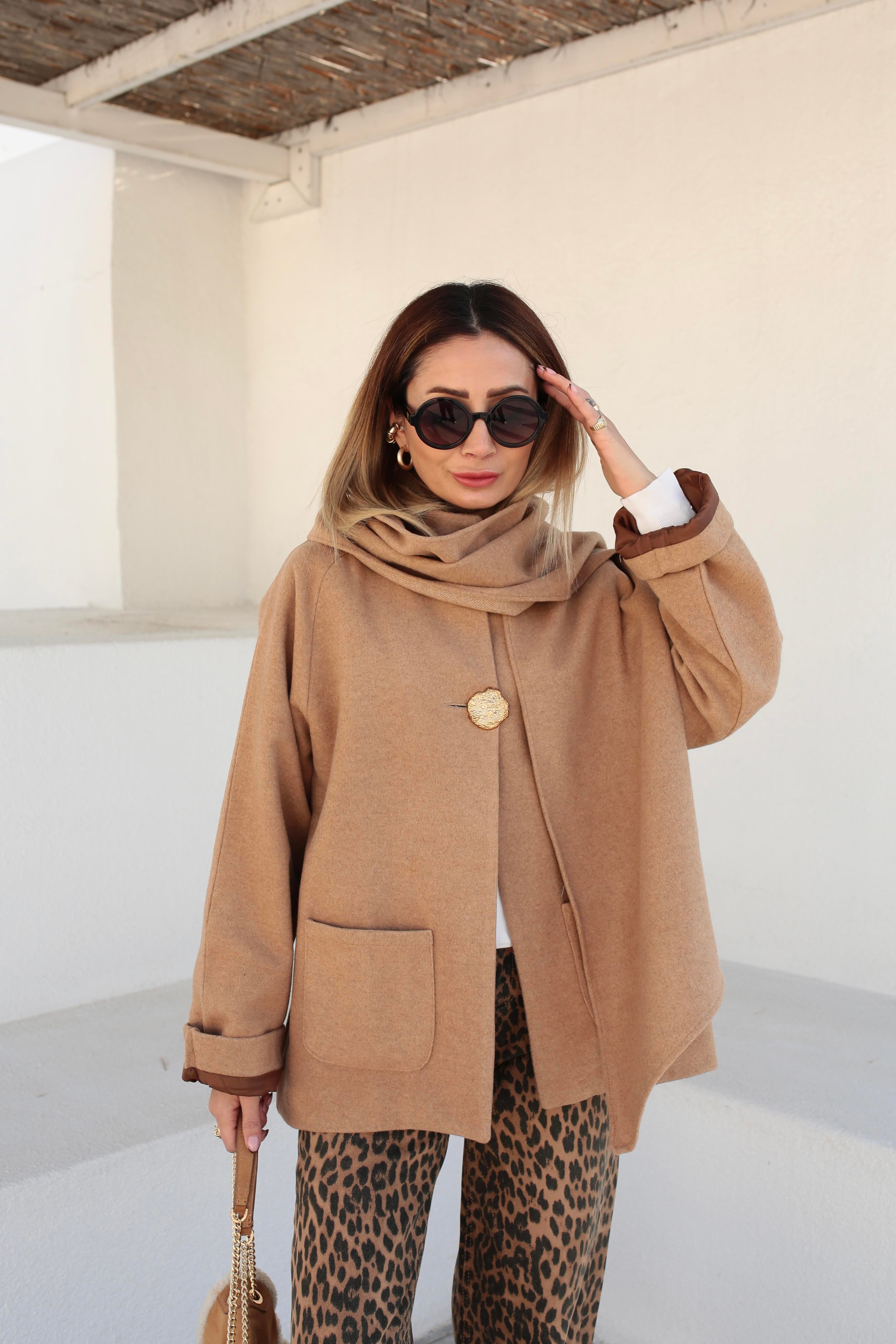 Gold Düğmeli Şallı Camel Kaşe Ceket CEKET