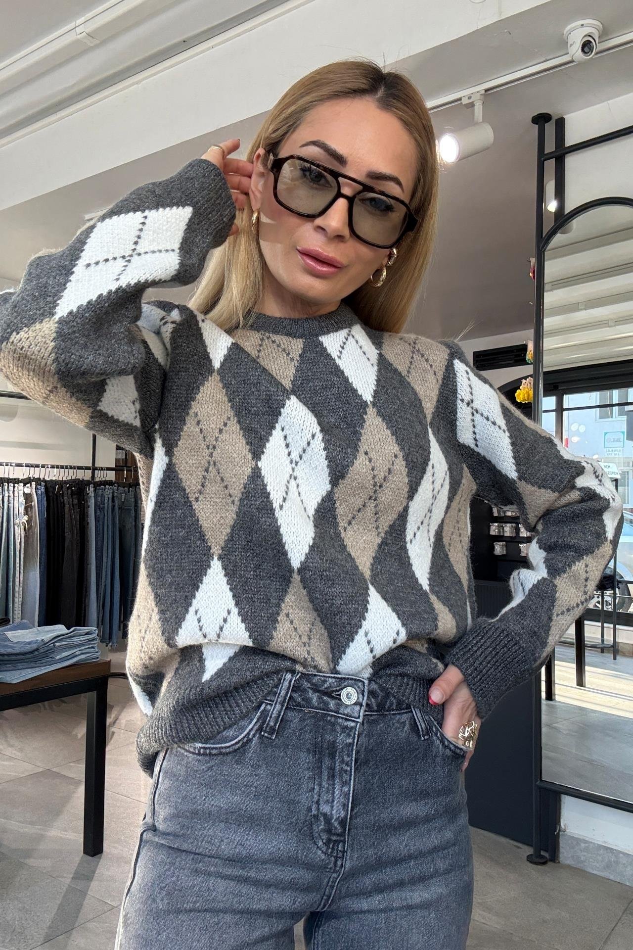 Gri Bej Baklava Desen Kazak TRİKO VE KAZAK