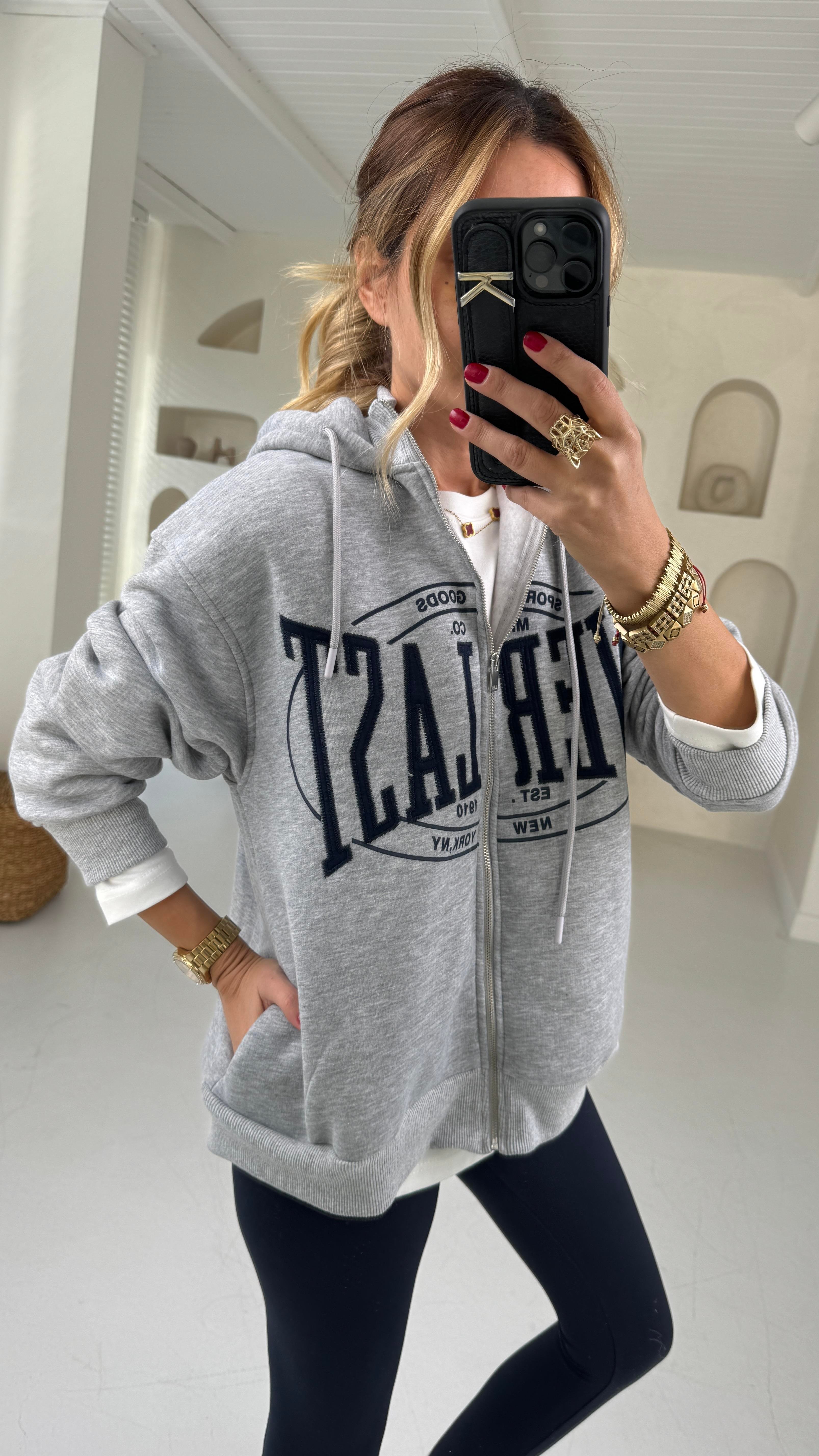 Gri Kapişonlu Nakışlı Sweatsirt SWEATSHİRT