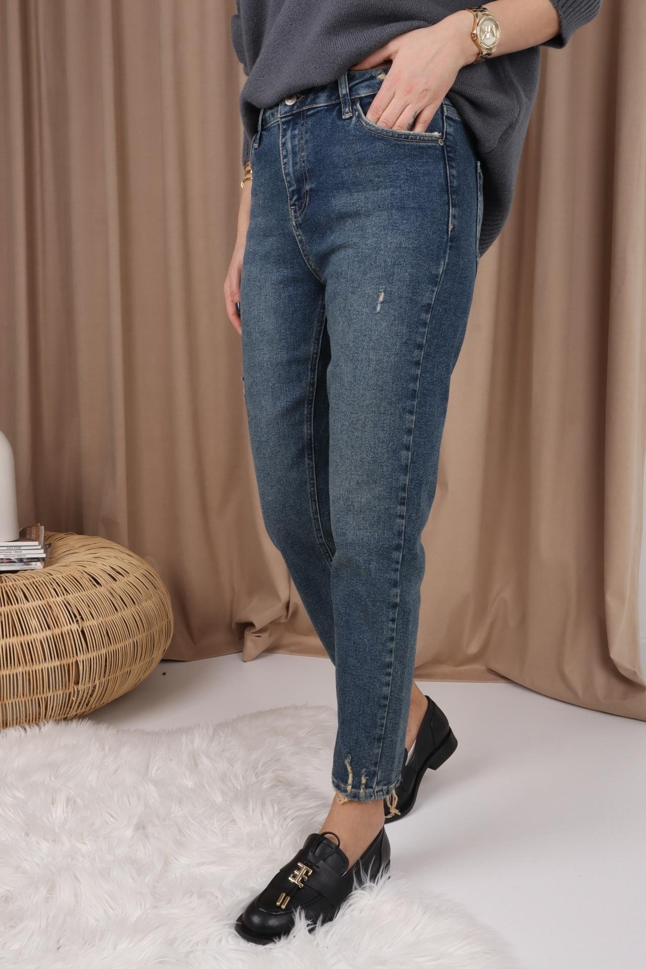 High Rise Tırnak Detaylı Likralı Mom Jean JEAN