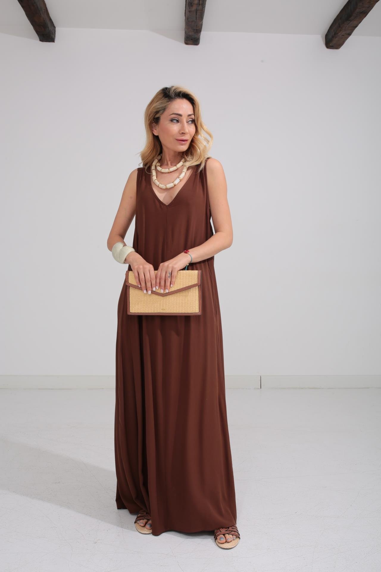 Kalın Askı Sırt Detaylı Kahve Uzun Elbise ELBİSE | NO33