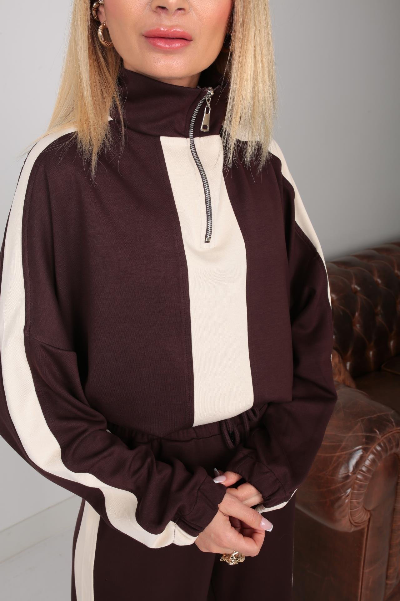 Kalın Şeritli Dik Yaka Kahve Spor Takım SPOR TAKIMLAR