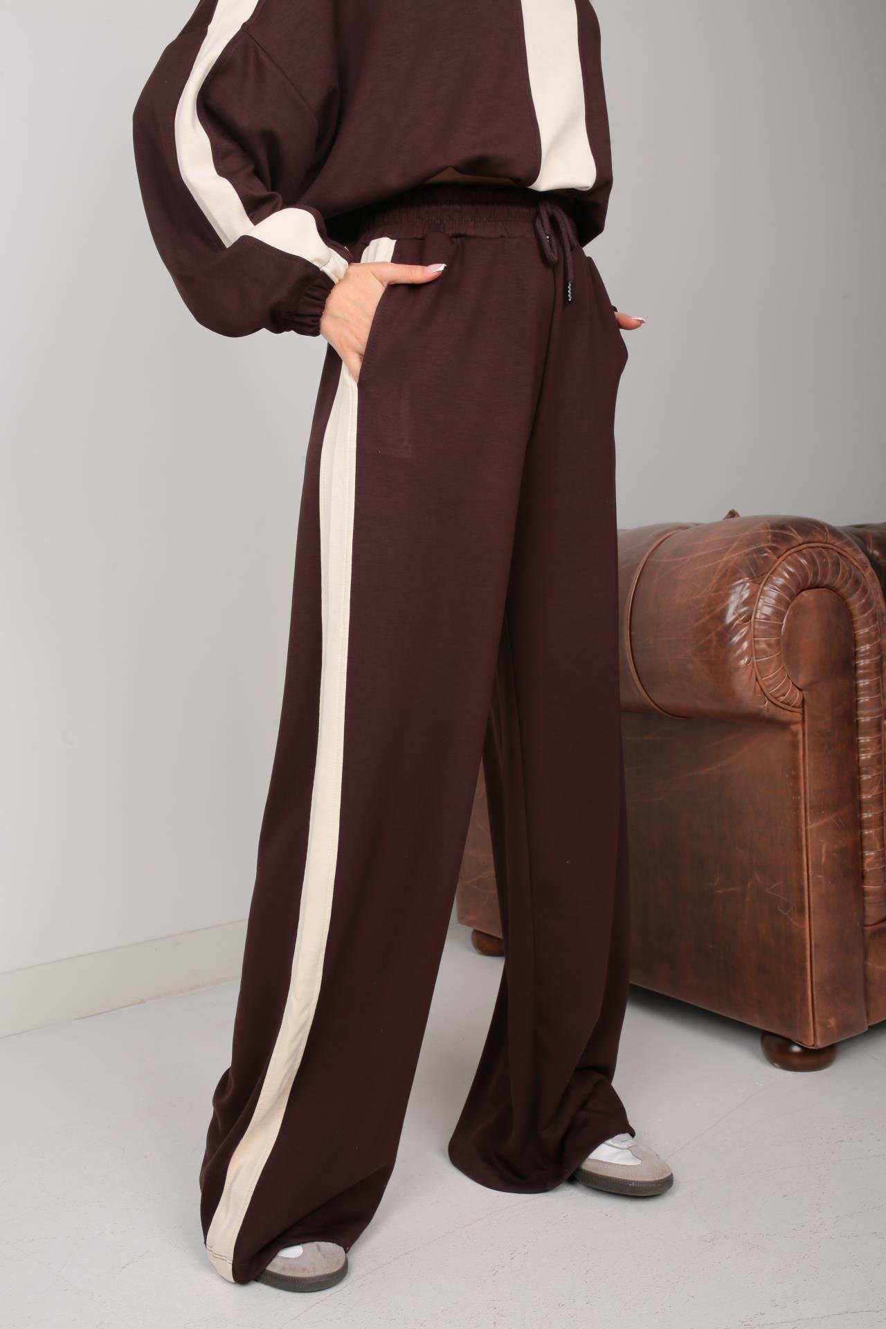 Kalın Şeritli Dik Yaka Kahve Spor Takım SPOR TAKIMLAR