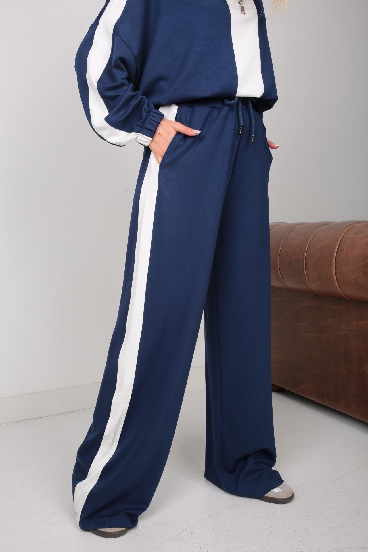 Kalın Şeritli Dik Yaka Lacivert Spor Takım SPOR TAKIMLAR