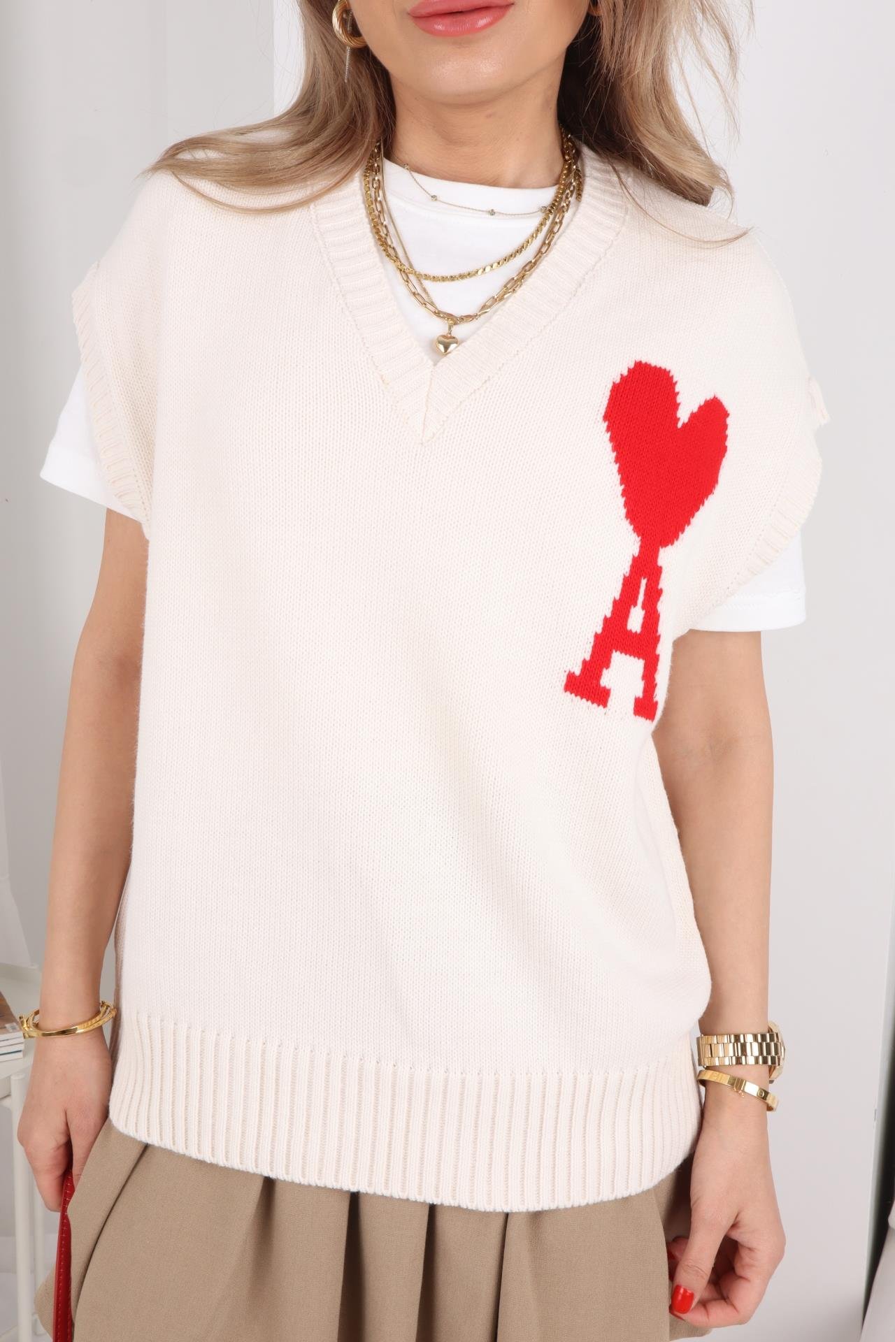 Kalp Desenli Ekru Süveter TRİKO VE KAZAK