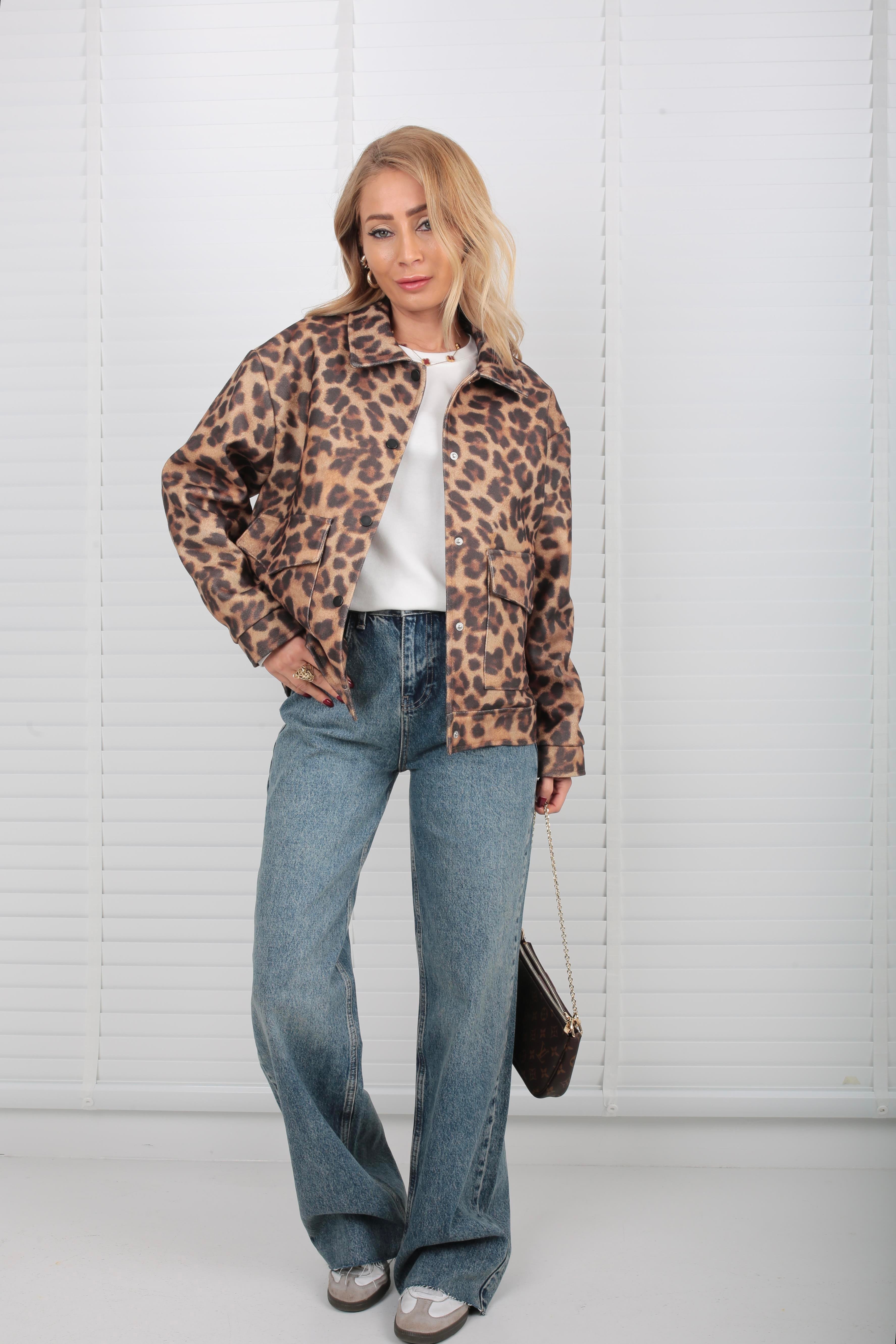 Kapak Cepli Leopar Desen Kısa Nubuk Ceket CEKET