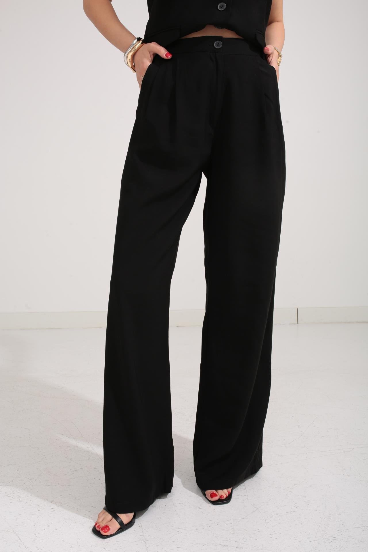 Kapak Cepli Siyah Yelekli  Takım TAKIM | NO33