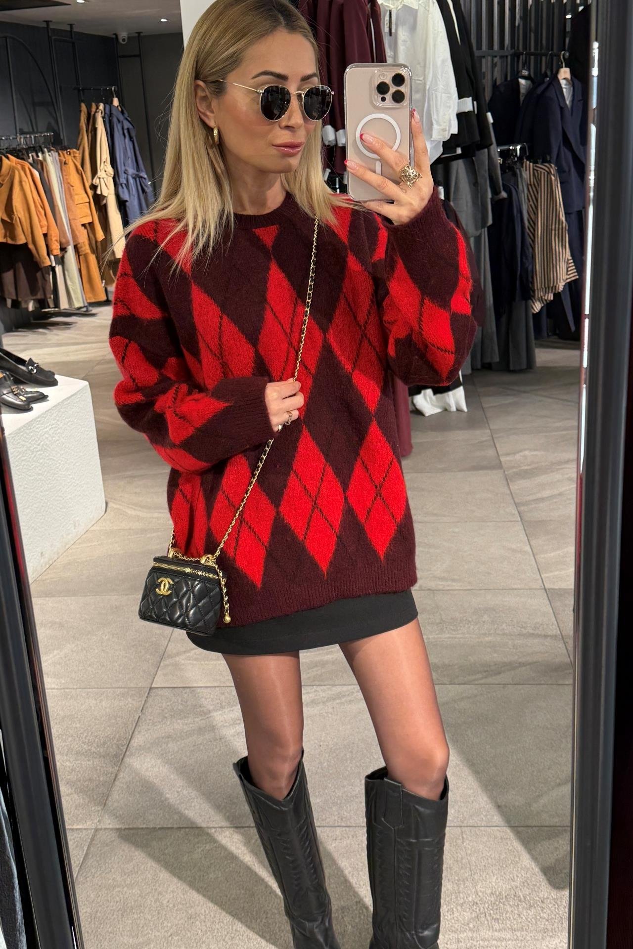 Kırmızı Baklava Desen Kazak TRİKO VE KAZAK