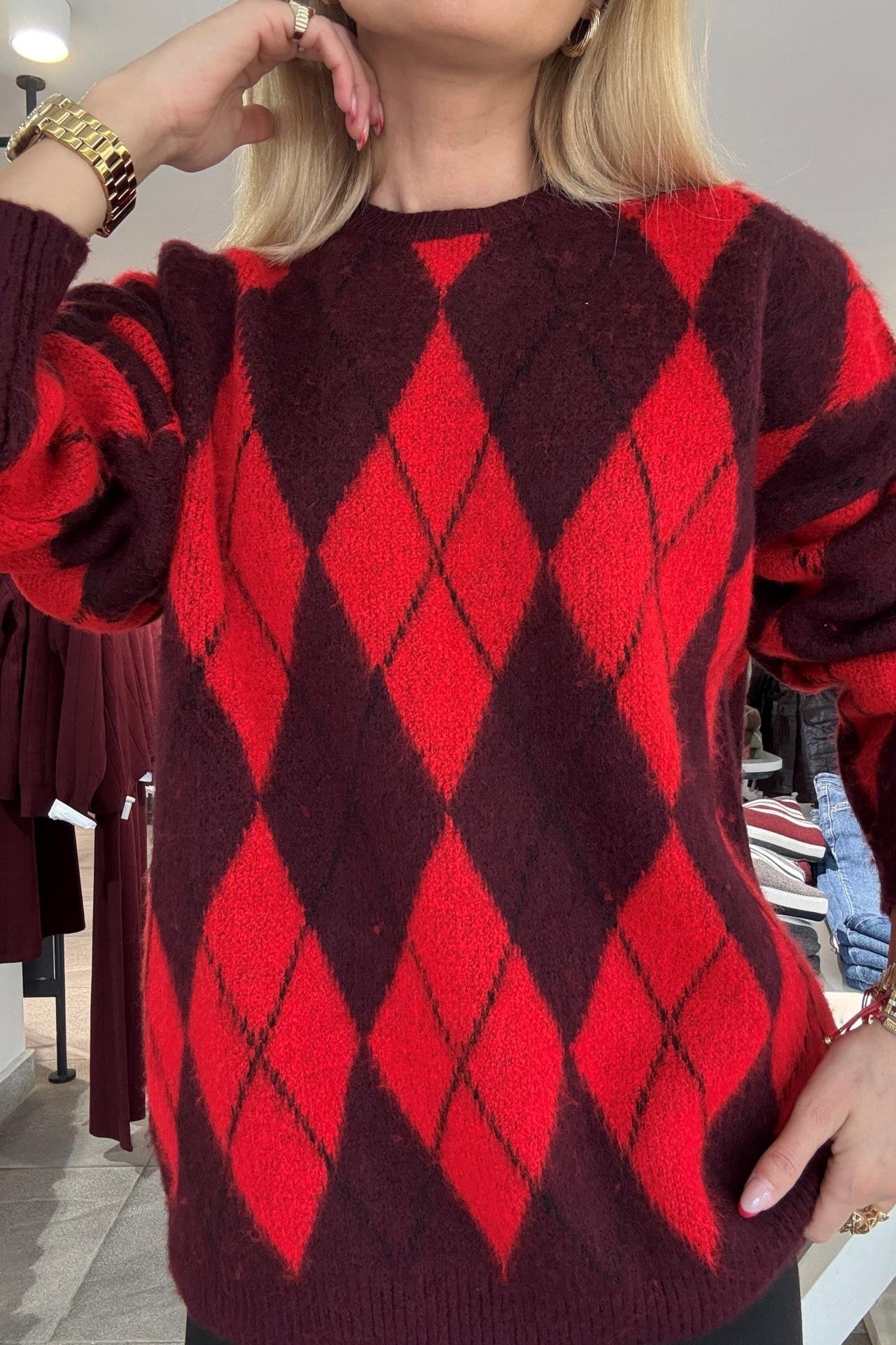 Kırmızı Baklava Desen Kazak TRİKO VE KAZAK