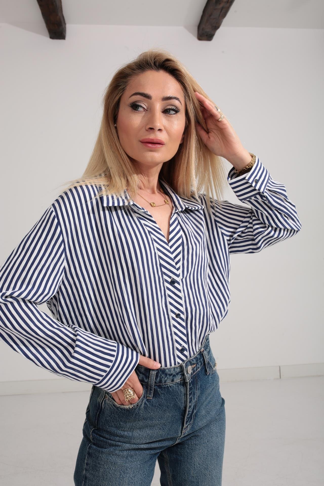 Lacivert Çizgili Düğme Detay Tensel Gömlek GÖMLEK