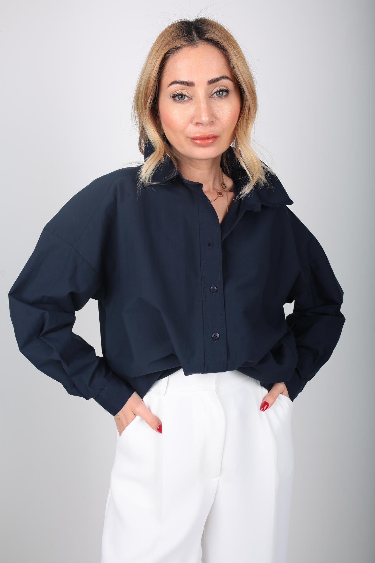 Lacivert Oversize Yanı Yırtmaçlı Gömlek GÖMLEK