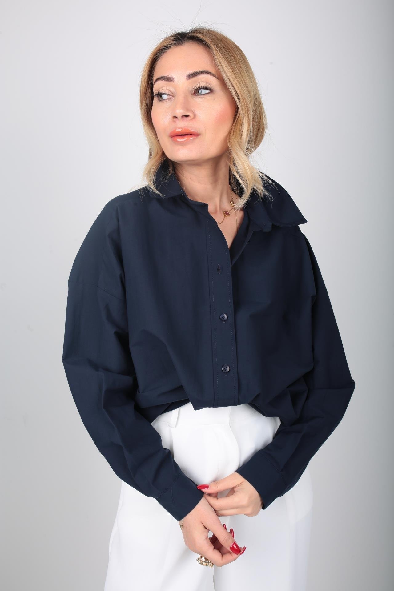 Lacivert Oversize Yanı Yırtmaçlı Gömlek GÖMLEK